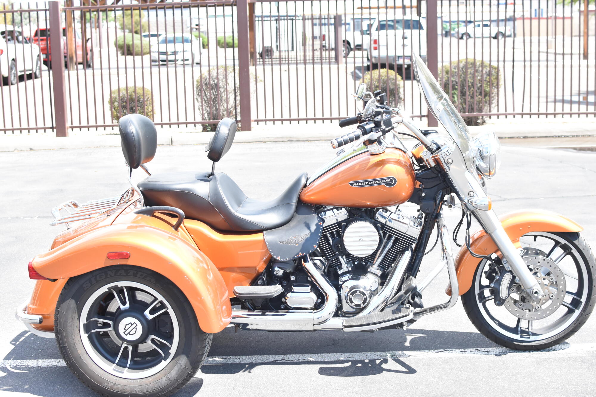 2015 Harley-Davidson® Freewheeler™ Amber Whiskey FLRT