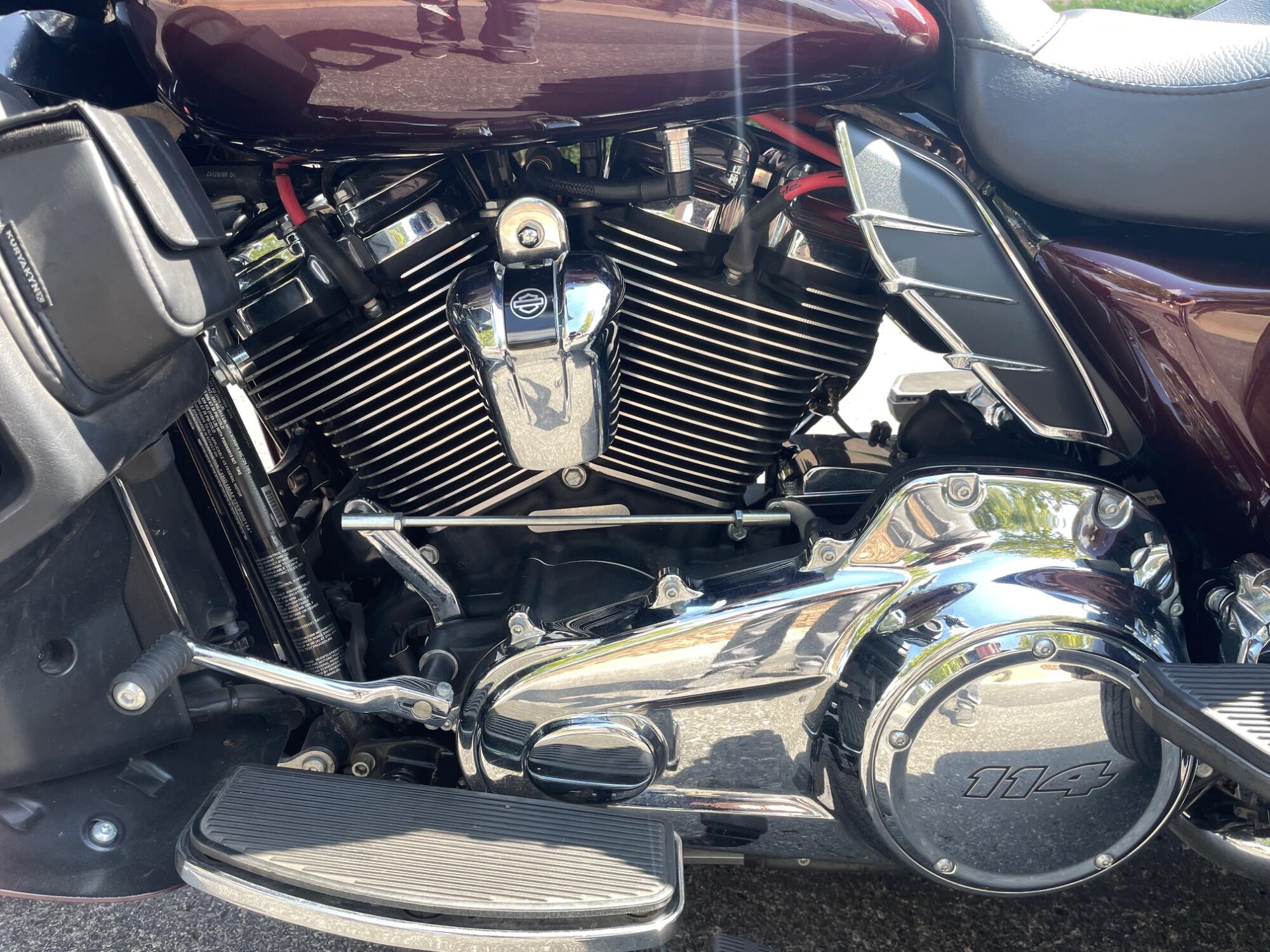 2019 Harley-Davidson® Tri Glide® Ultra FLHTCUTG, photo 10