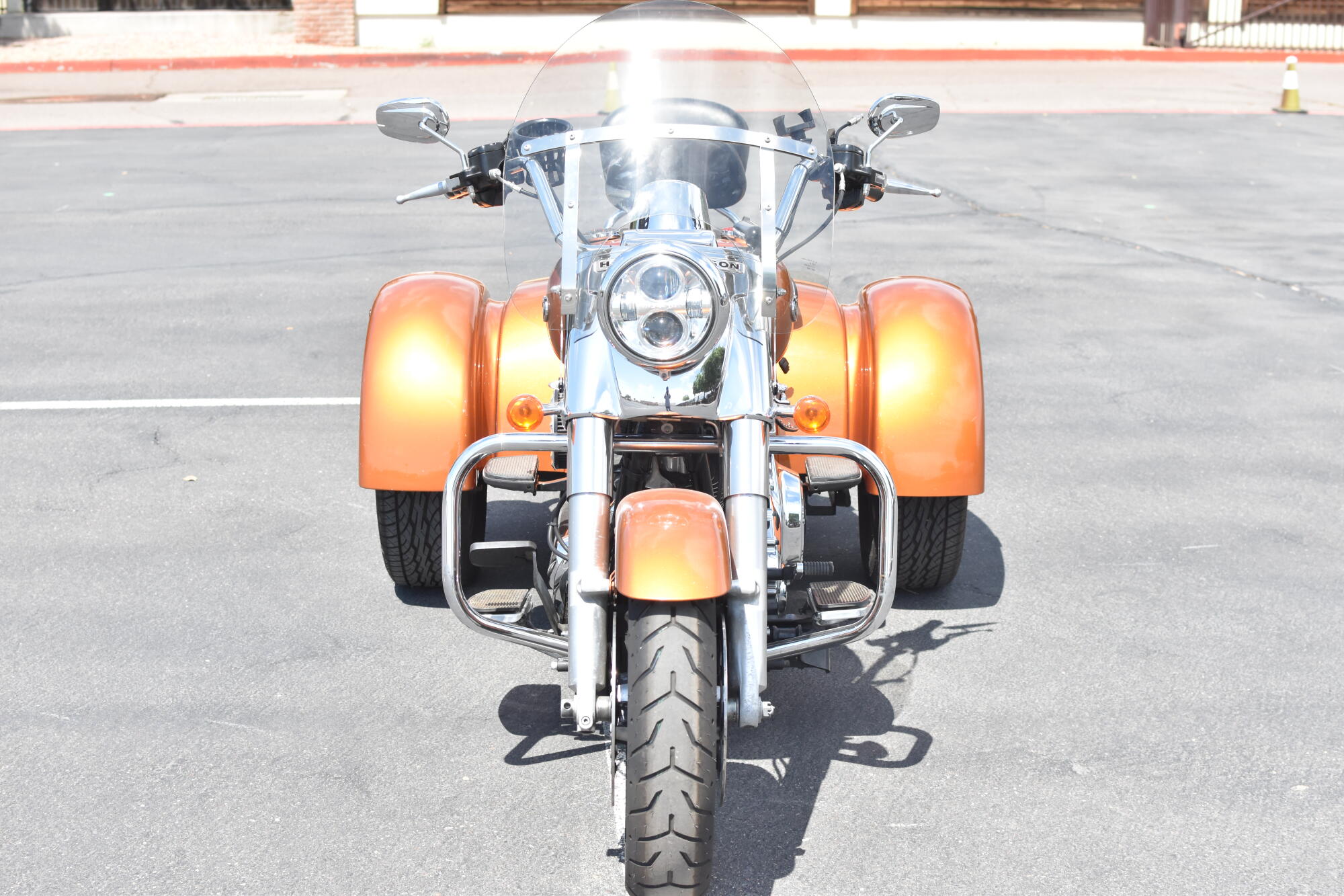 2015 Harley-Davidson® Freewheeler™ Amber Whiskey FLRT, photo 3