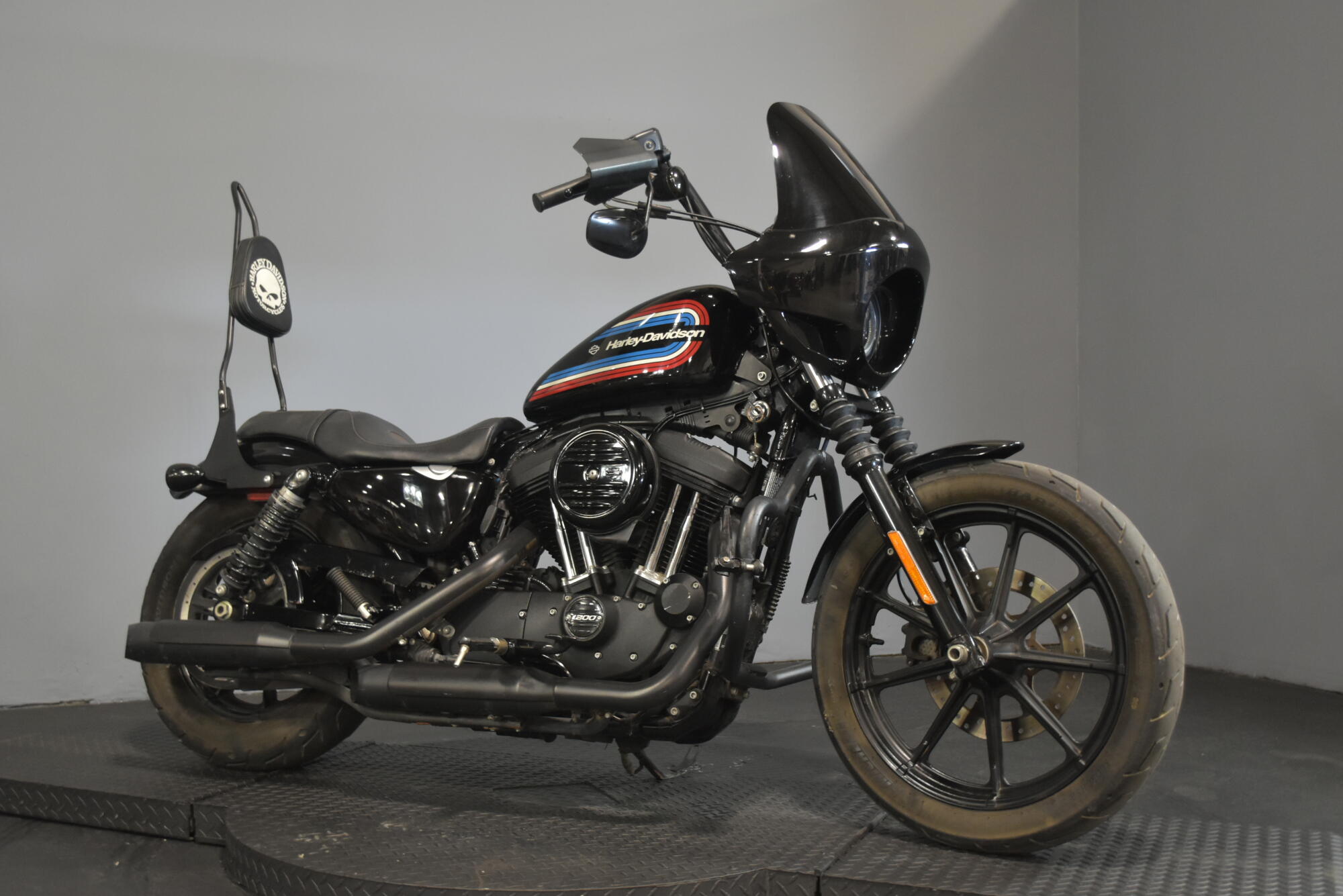 2020 Harley-Davidson® Iron 1200™ Vivid Black, photo 2