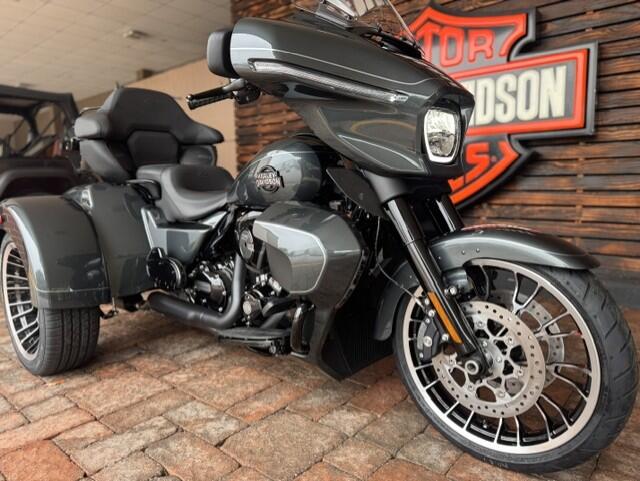 2026 Harley-Davidson® Street Glide 3 FLHLT, photo 8