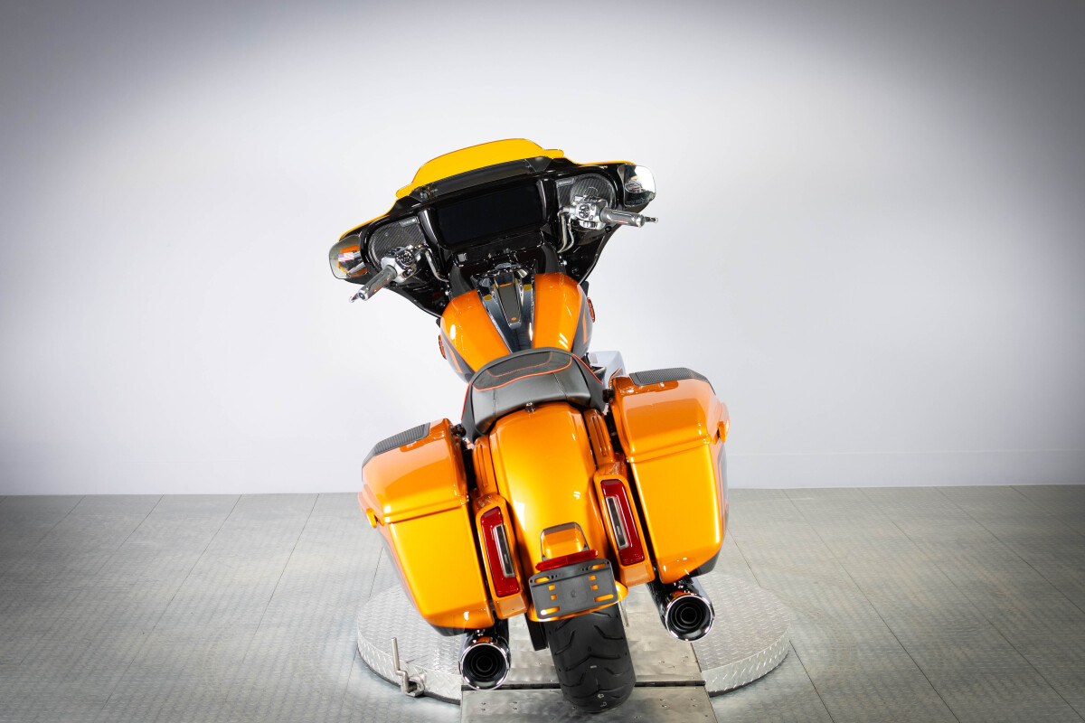 2026 Harley-Davidson® CVO Street Glide FLHXSE, photo 7