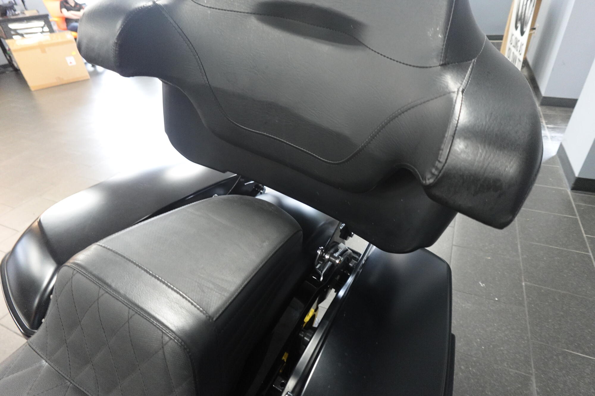 2022 Harley-Davidson® Road Glide® Special Black Denim, photo 14