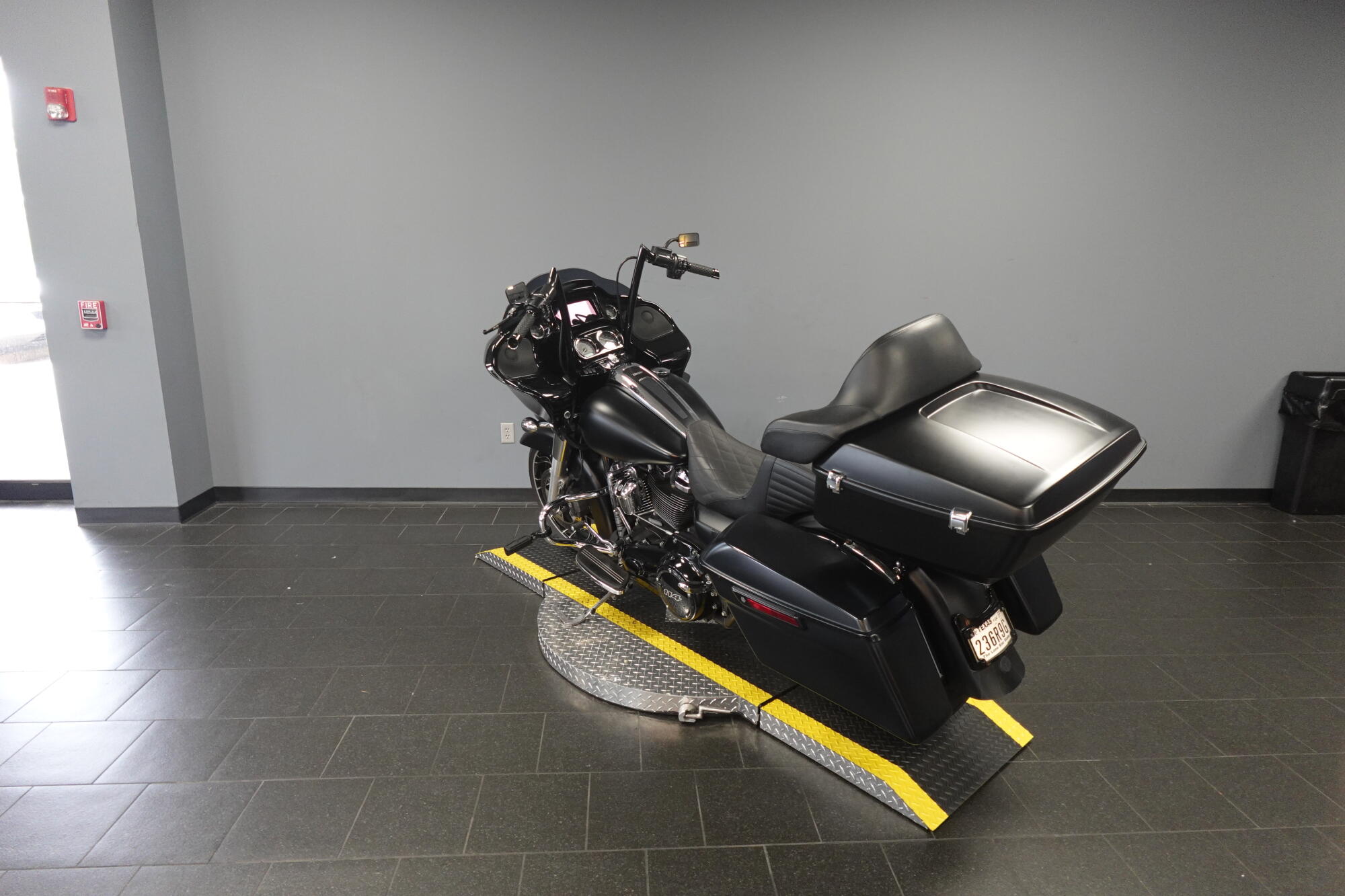 2022 Harley-Davidson® Road Glide® Special Black Denim, photo 6