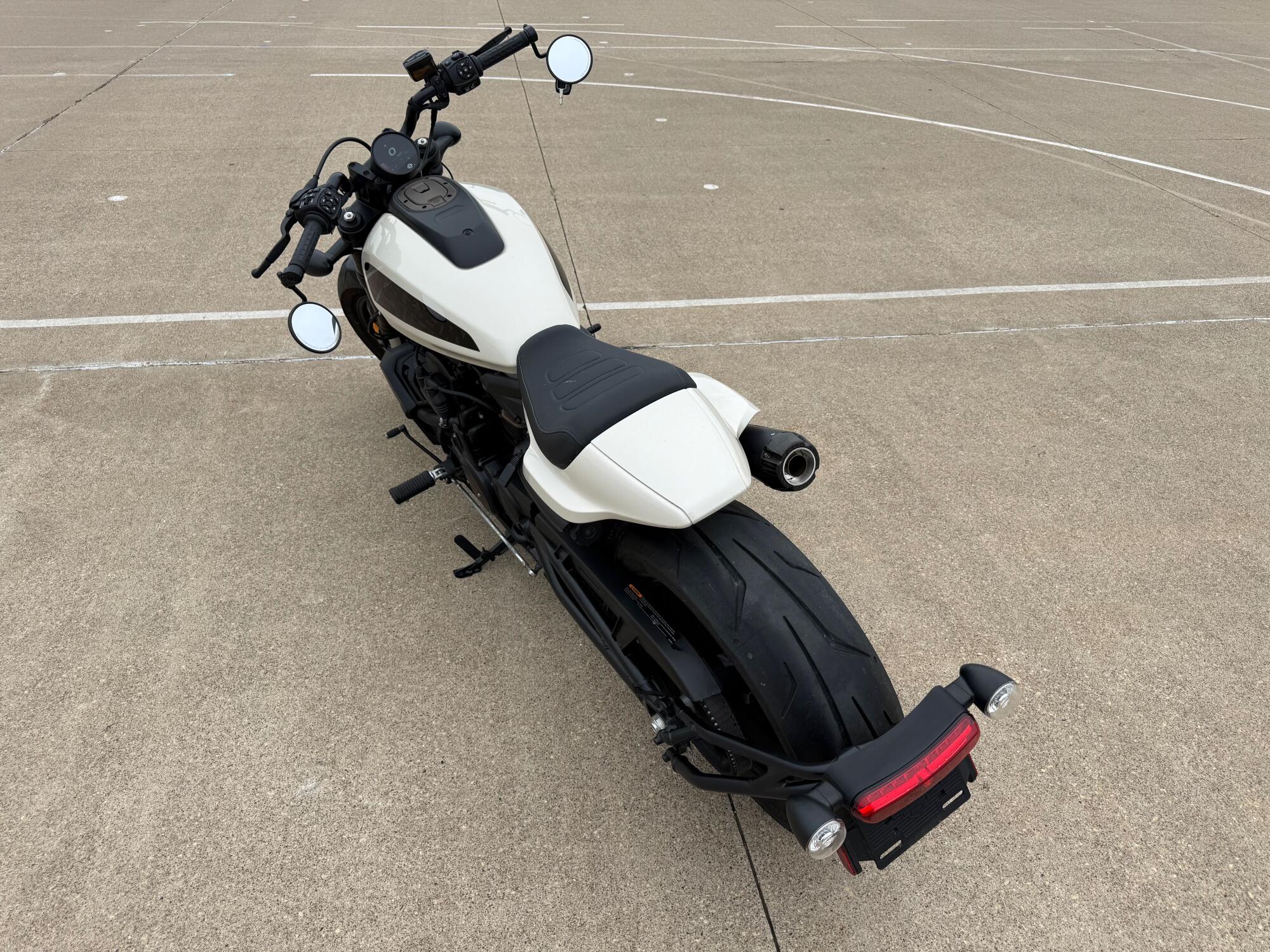 2023 Harley-Davidson® Sportster® S White Sand Pearl, photo 6