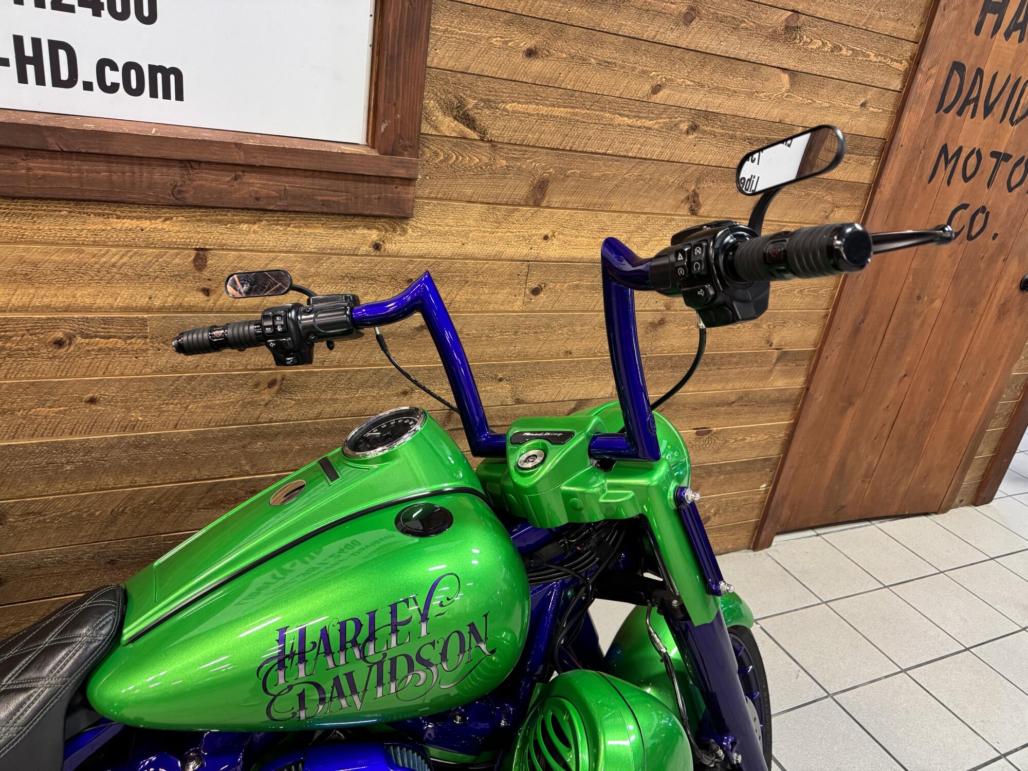2017 Harley-Davidson® Road King® Special Custom Green/Purple FLHRXS, photo 6