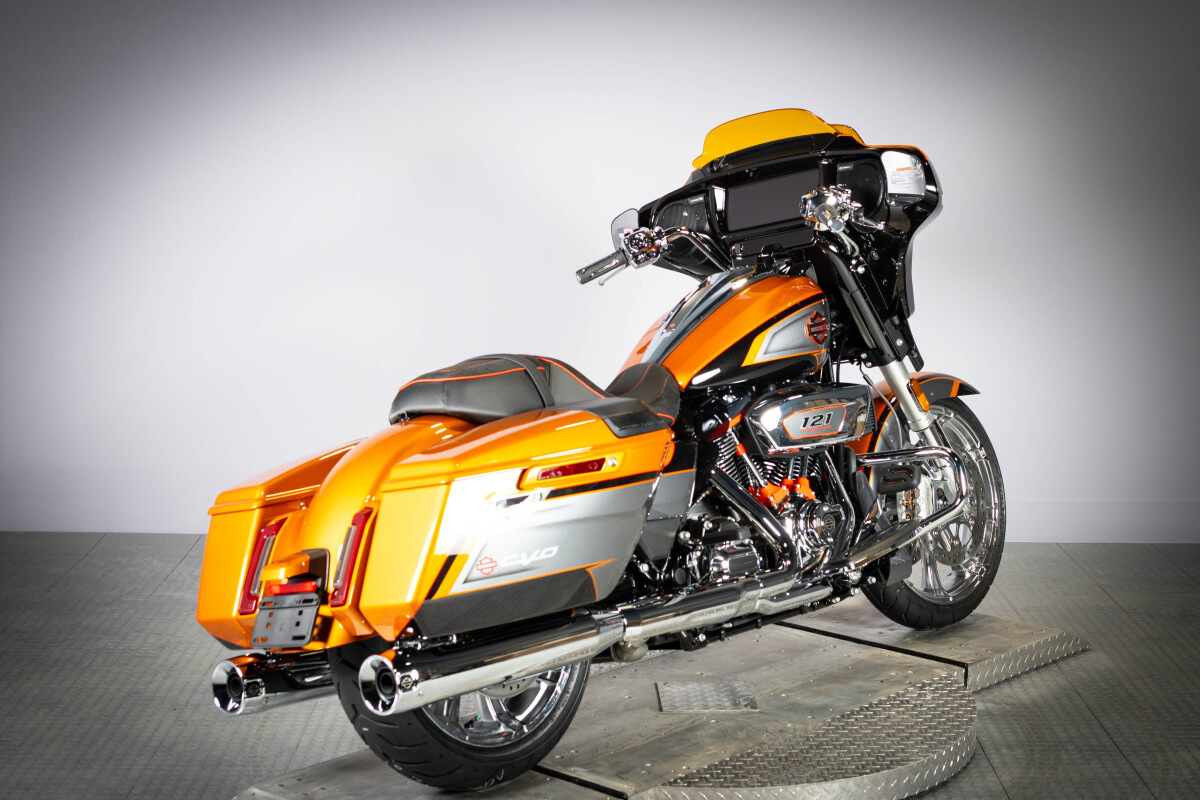 2026 Harley-Davidson® CVO Street Glide FLHXSE, photo 40