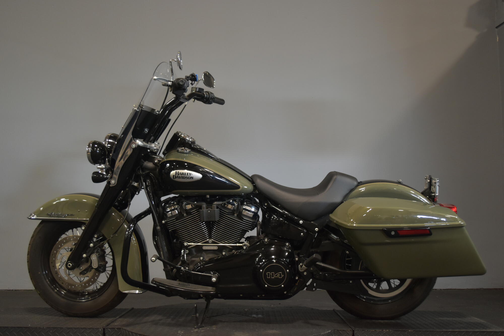 2021 Harley-Davidson® Heritage Classic 114 Deadwood Green/Vivid Black, photo 6