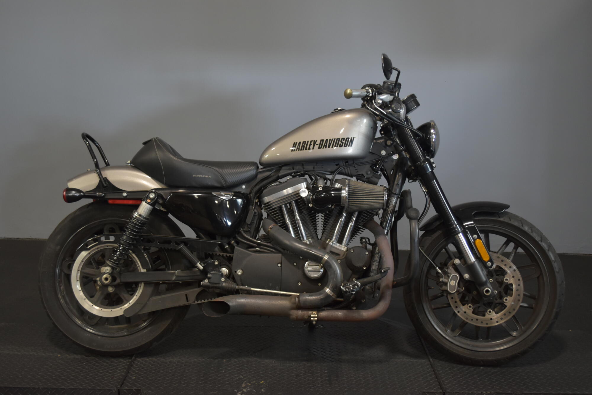 2017 Harley-Davidson® Roadster™ Two-Tone Billet Silver/Vivid Black