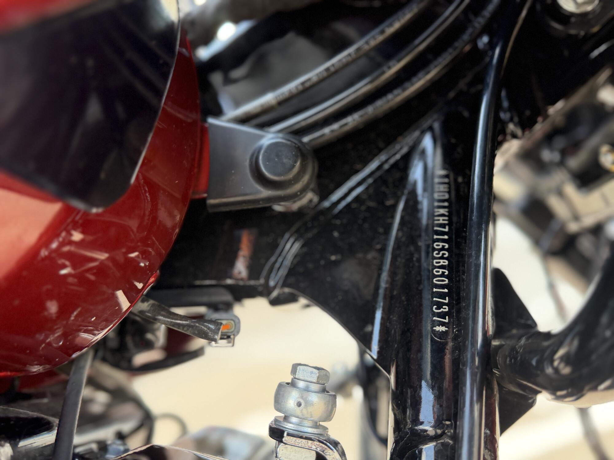 2025 Harley-Davidson® Road Glide® Whiskey Firestorm - Black Finish, photo 12