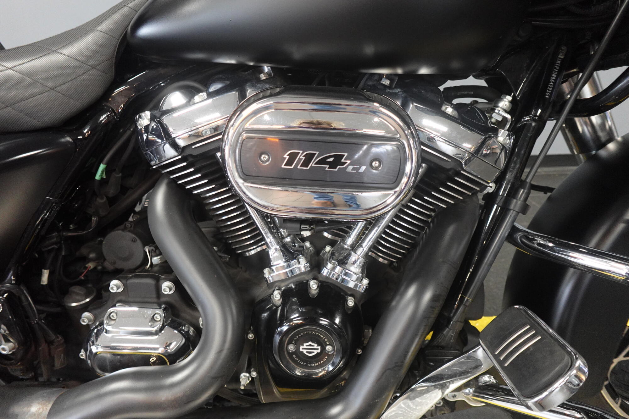 2022 Harley-Davidson® Road Glide® Special Black Denim, photo 9