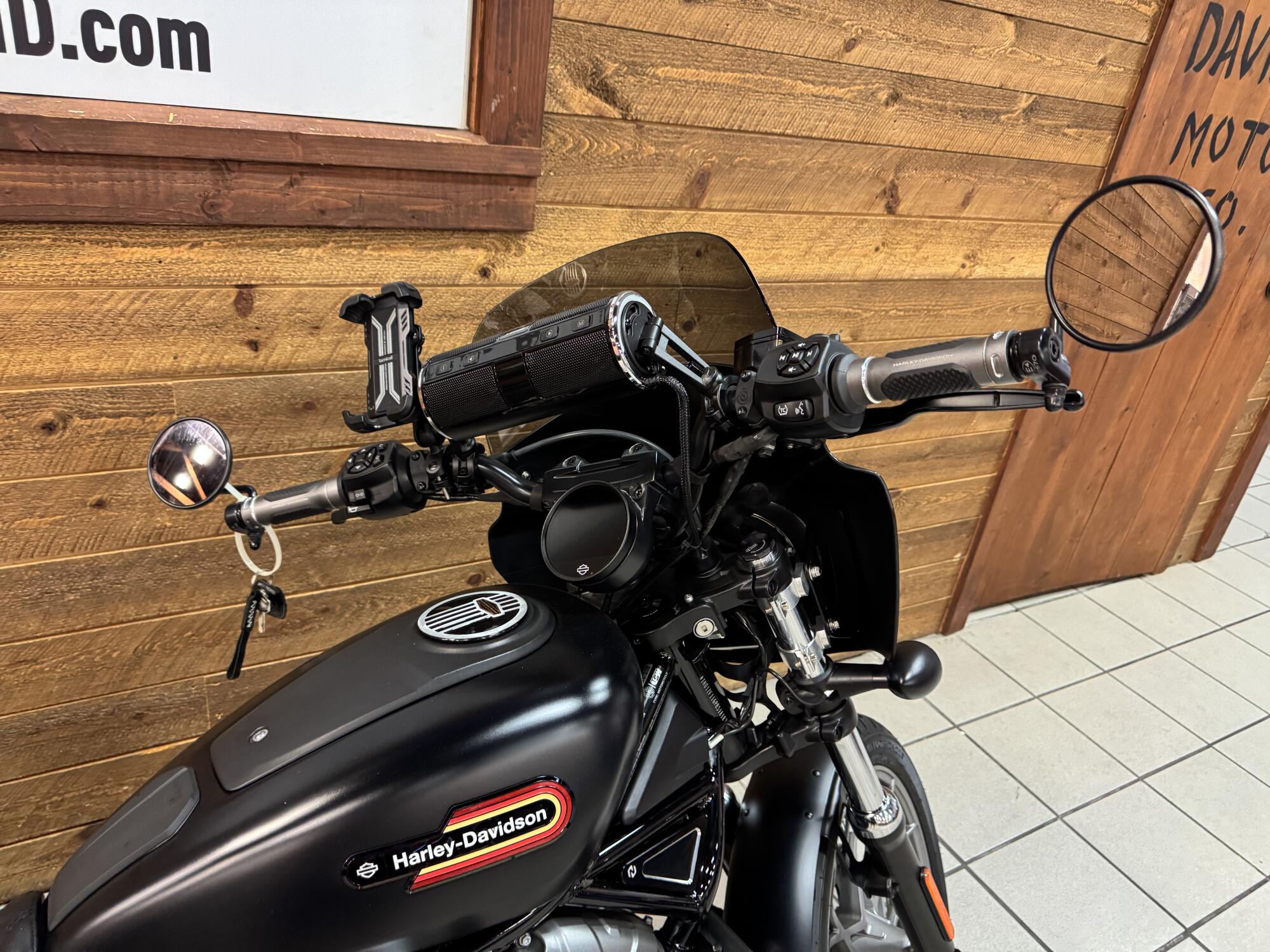 2023 Harley-Davidson® Nightster™ Special Black Denim RH975S, photo 6