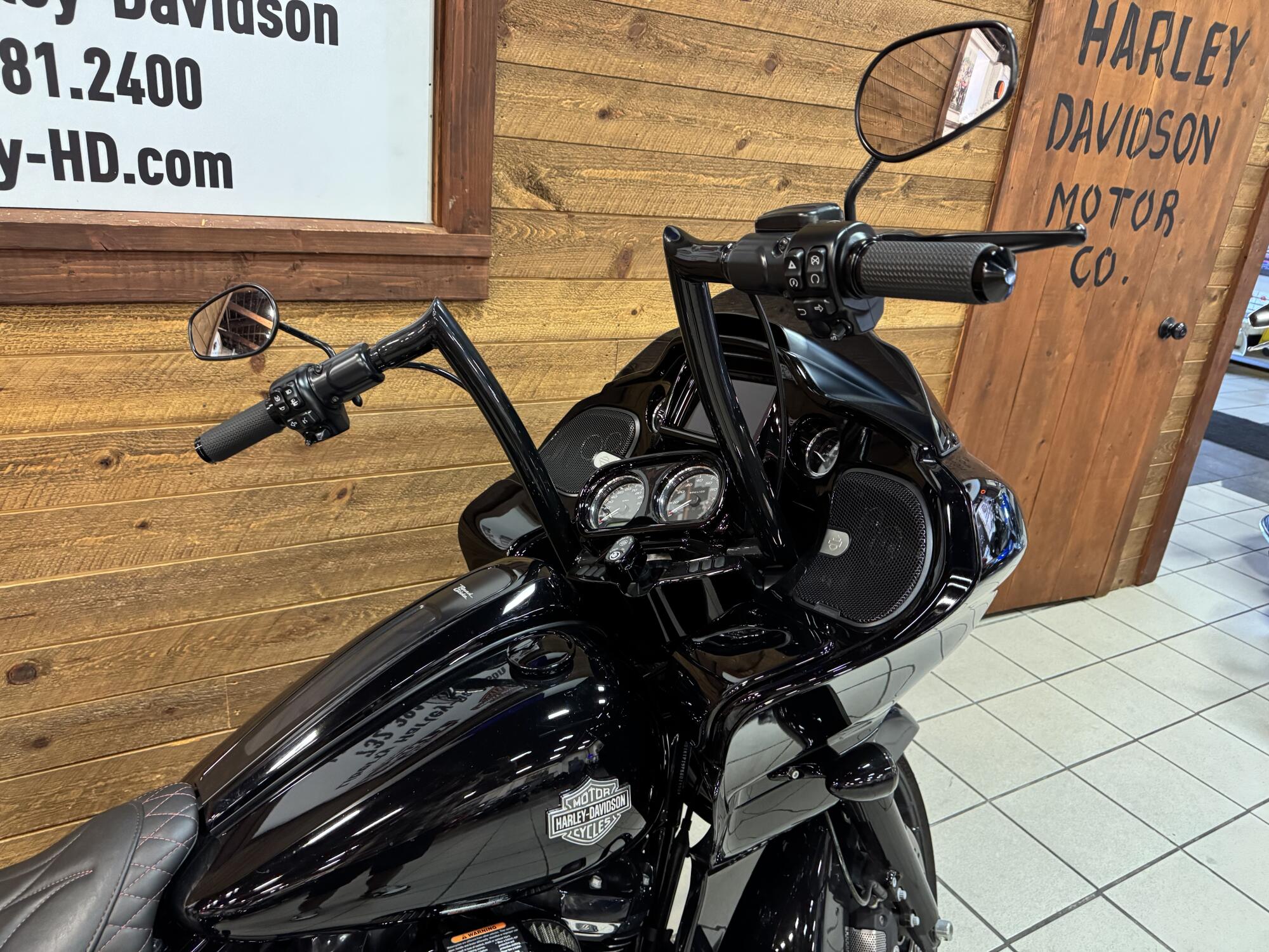 2023 Harley-Davidson® Road Glide® Special Vivid Black FLTRXS, photo 6