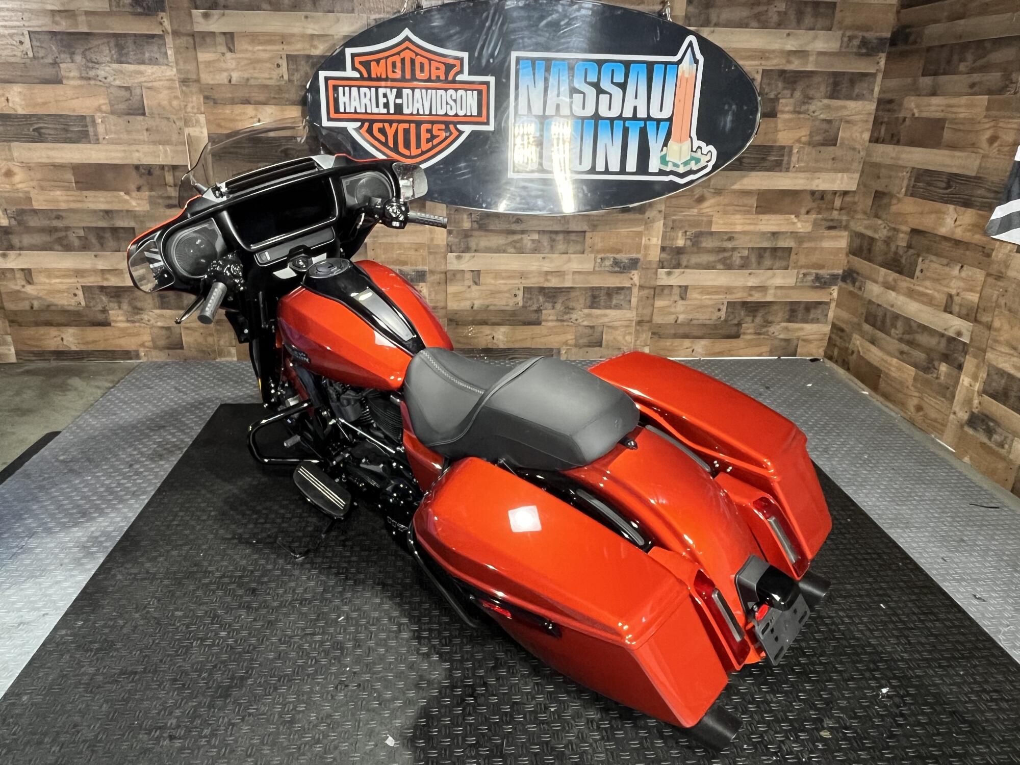 2024 Harley-Davidson® Street Glide® Whiskey Fire - Black Finish, photo 6