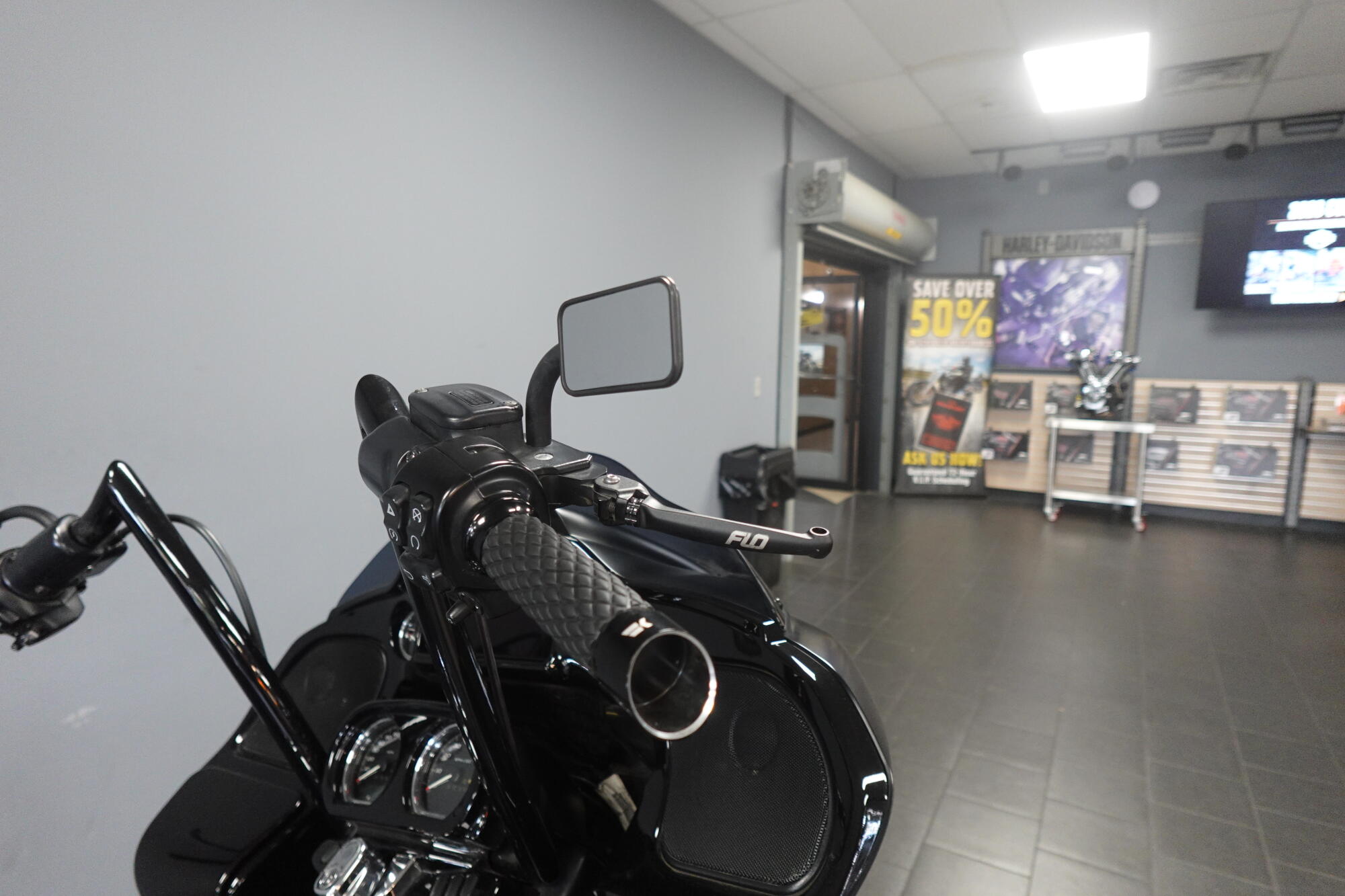 2022 Harley-Davidson® Road Glide® Special Black Denim, photo 11