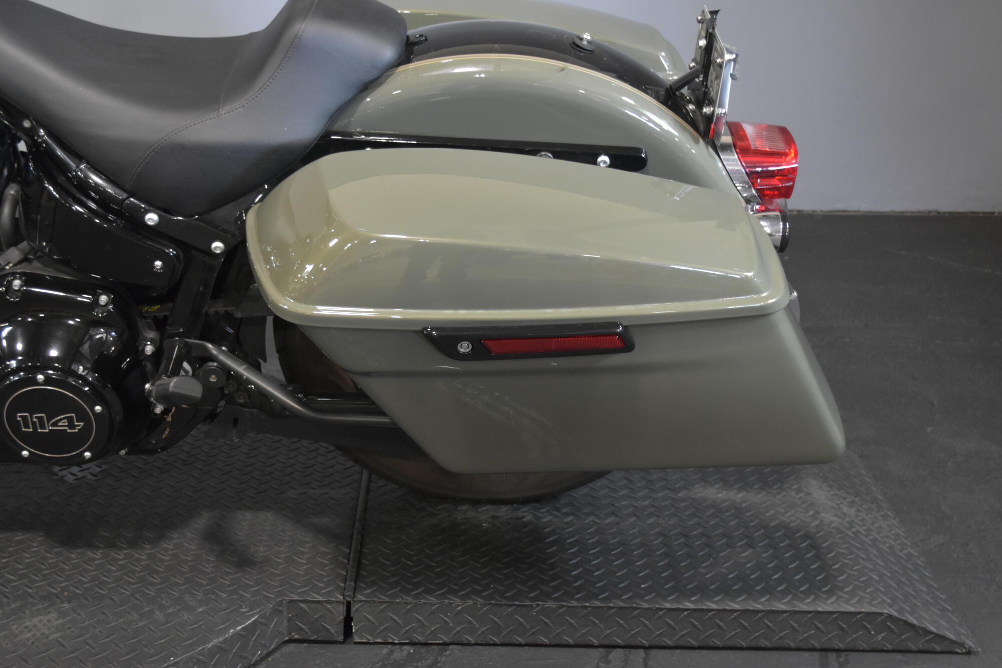 2021 Harley-Davidson® Heritage Classic 114 Deadwood Green/Vivid Black, photo 14
