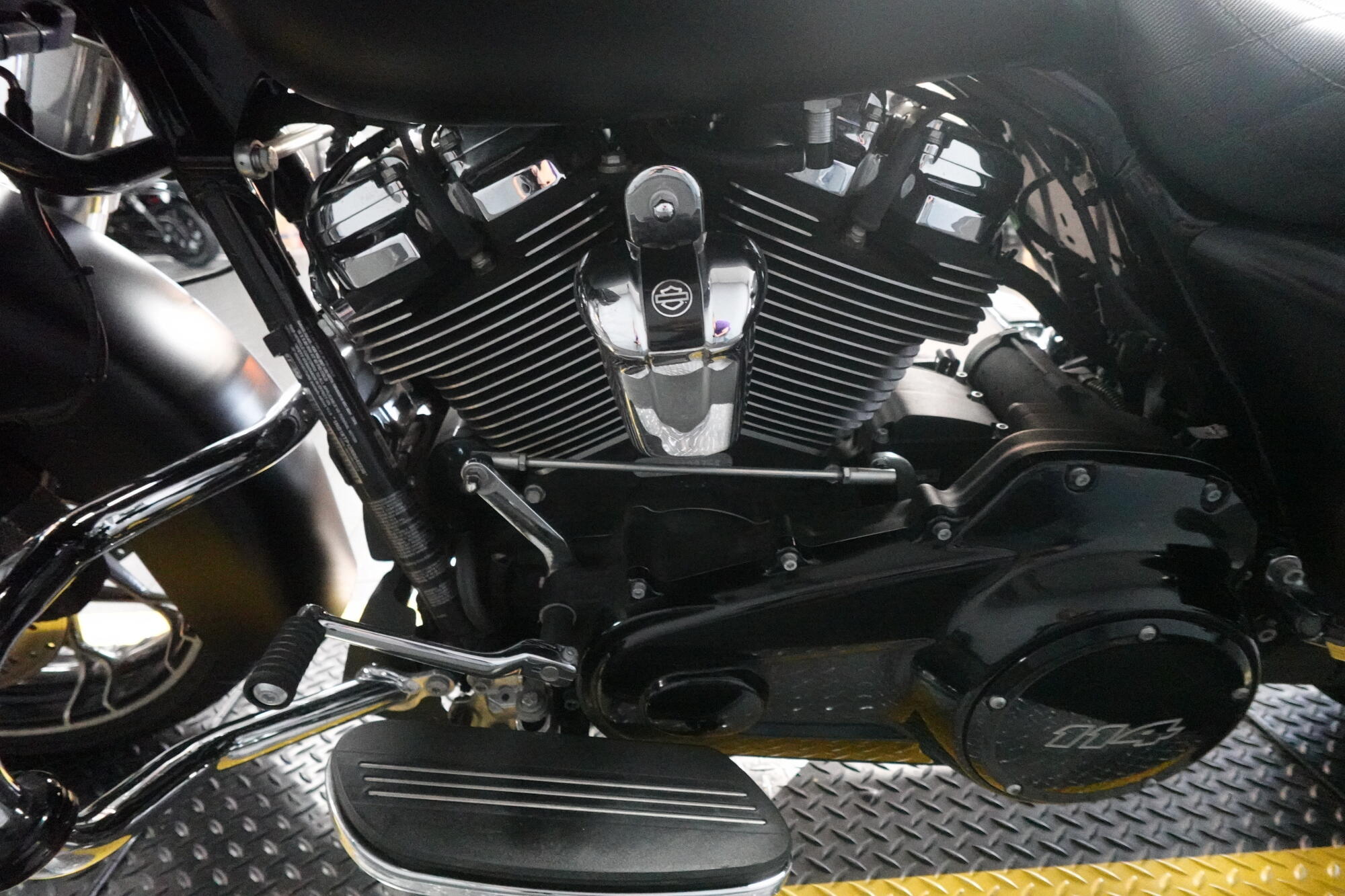 2022 Harley-Davidson® Road Glide® Special Black Denim, photo 12