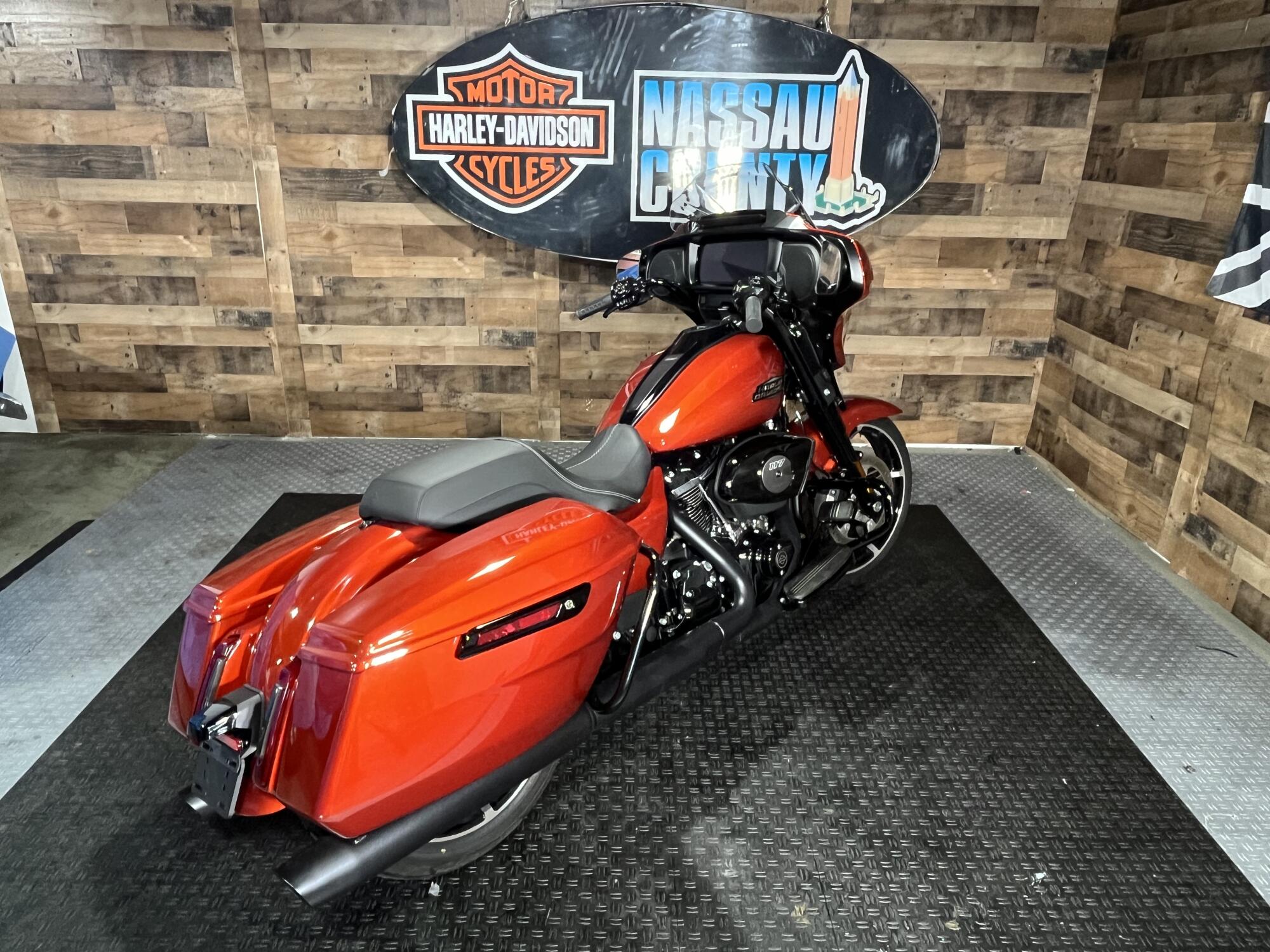 2024 Harley-Davidson® Street Glide® Whiskey Fire - Black Finish, photo 7