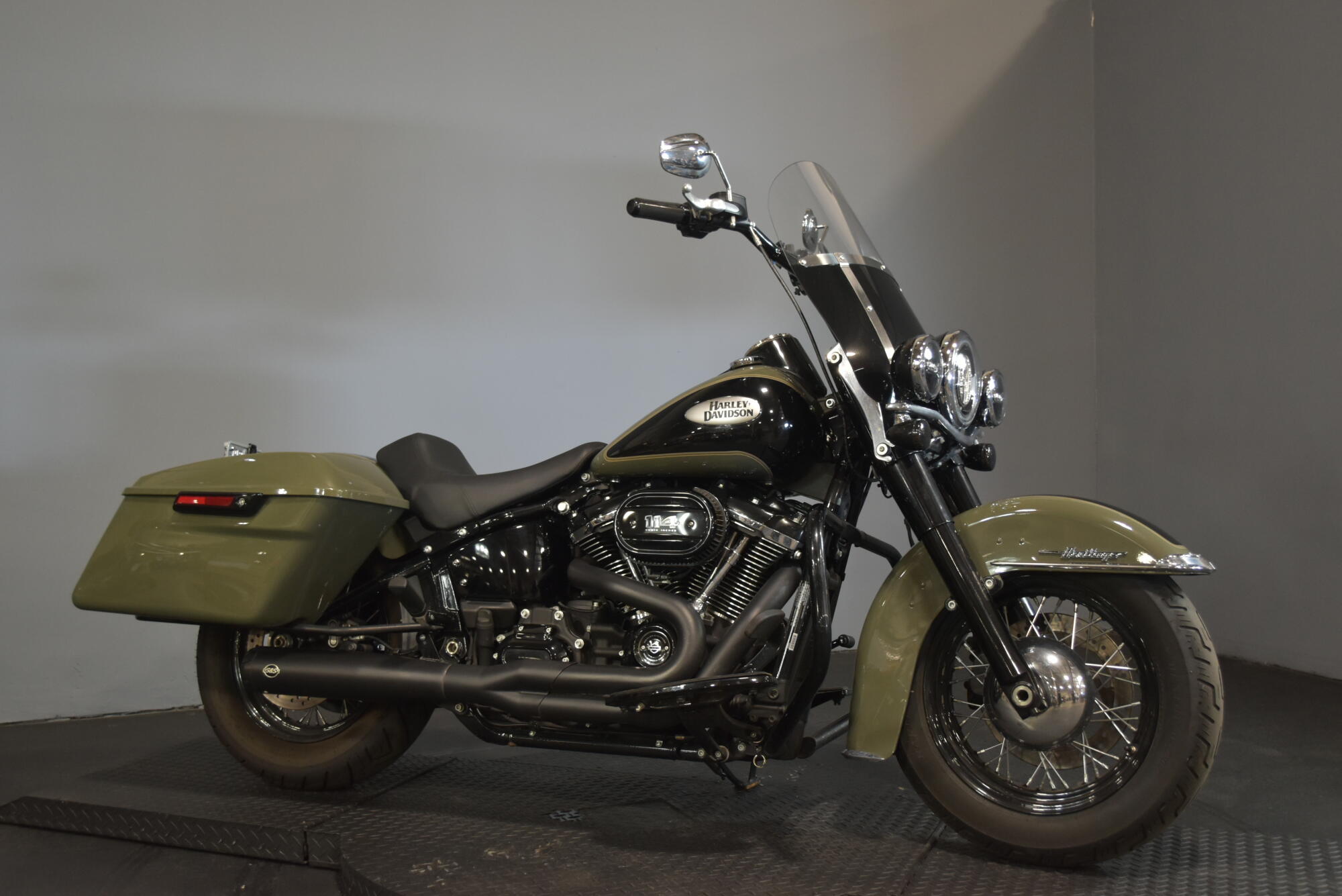 2021 Harley-Davidson® Heritage Classic 114 Deadwood Green/Vivid Black, photo 2