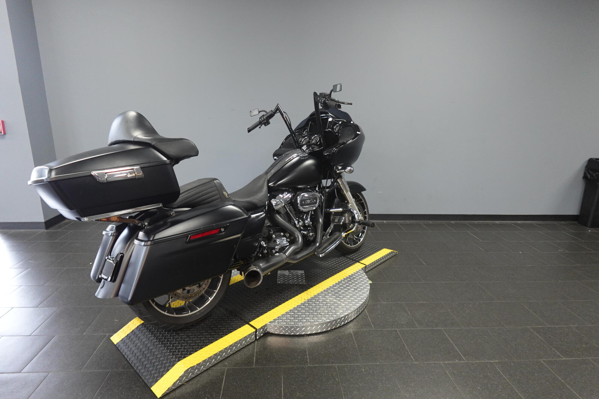2022 Harley-Davidson® Road Glide® Special Black Denim, photo 8