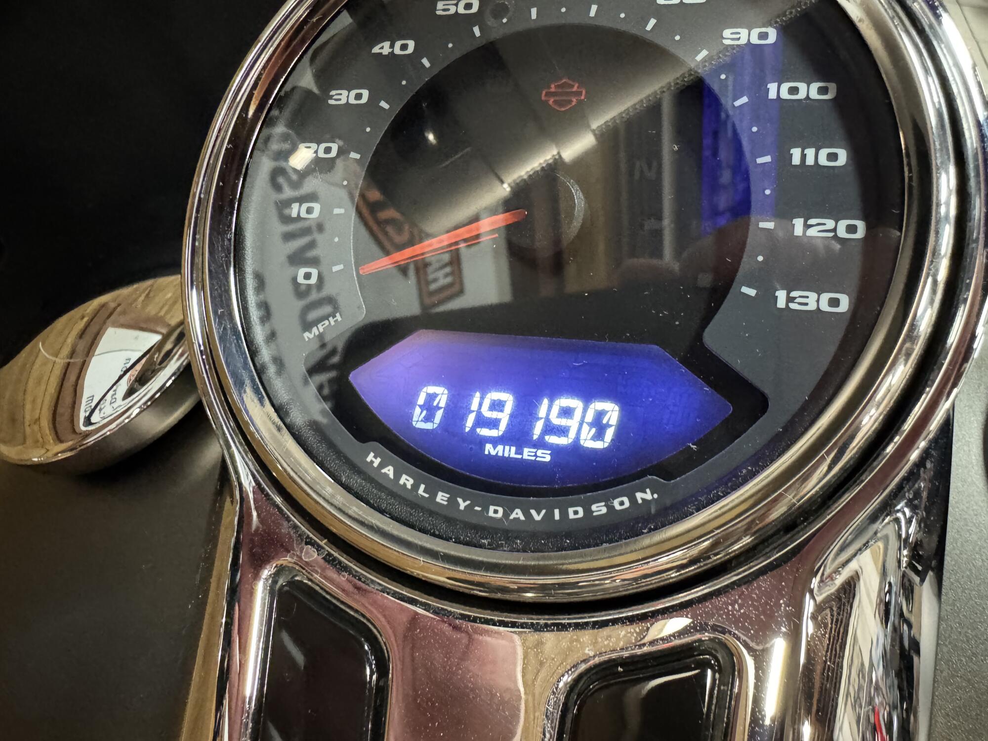 2020 Harley-Davidson® Sport Glide® River Rock Gray Denim FLSB, photo 7