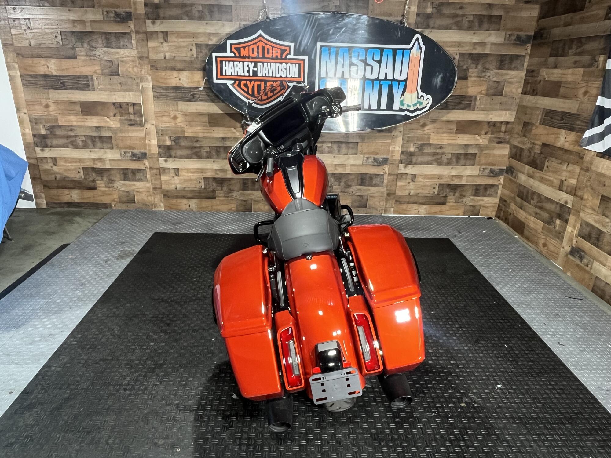 2024 Harley-Davidson® Street Glide® Whiskey Fire - Black Finish, photo 8