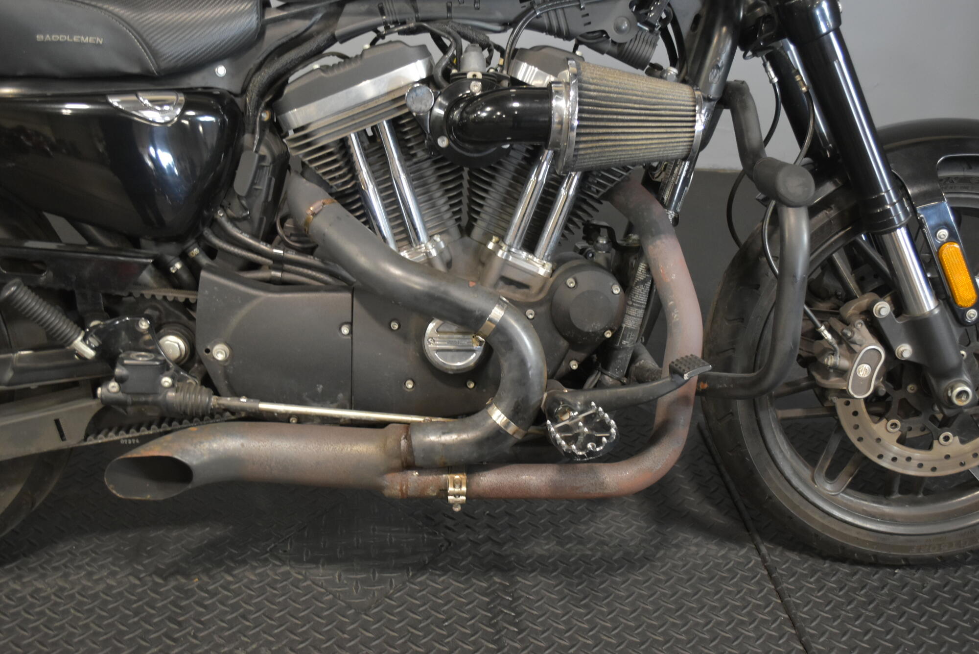 2017 Harley-Davidson® Roadster™ Two-Tone Billet Silver/Vivid Black, photo 10