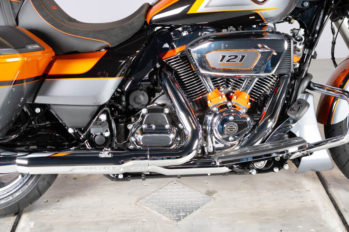2026 Harley-Davidson® CVO Street Glide FLHXSE, photo 13