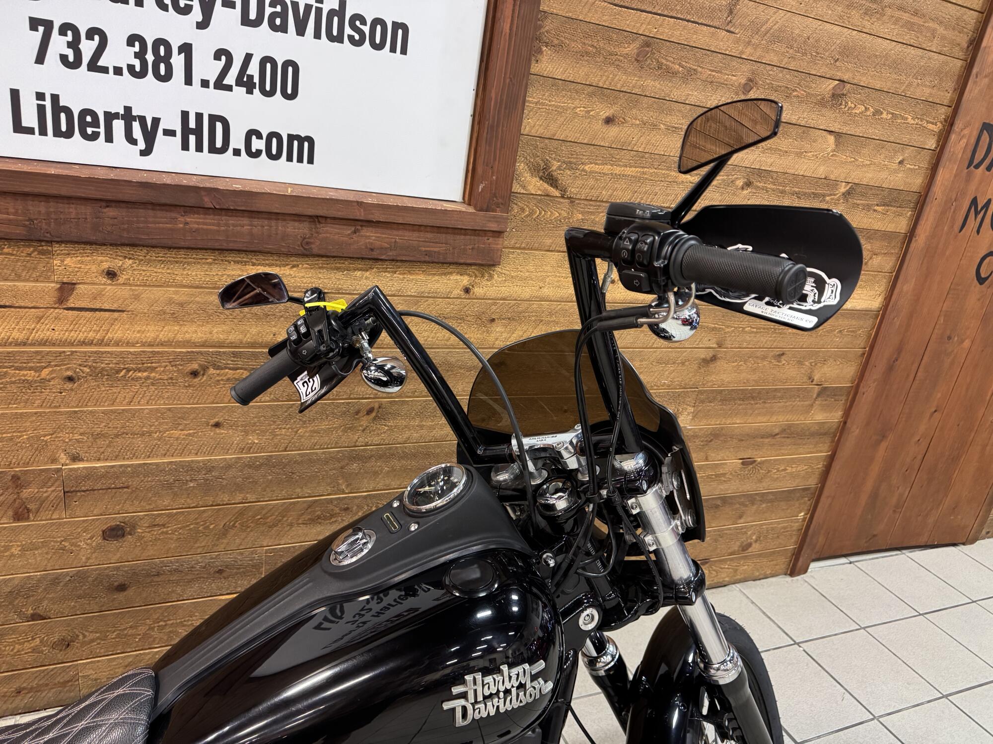2016 Harley-Davidson® Street Bob® Vivid Black FXDB, photo 6