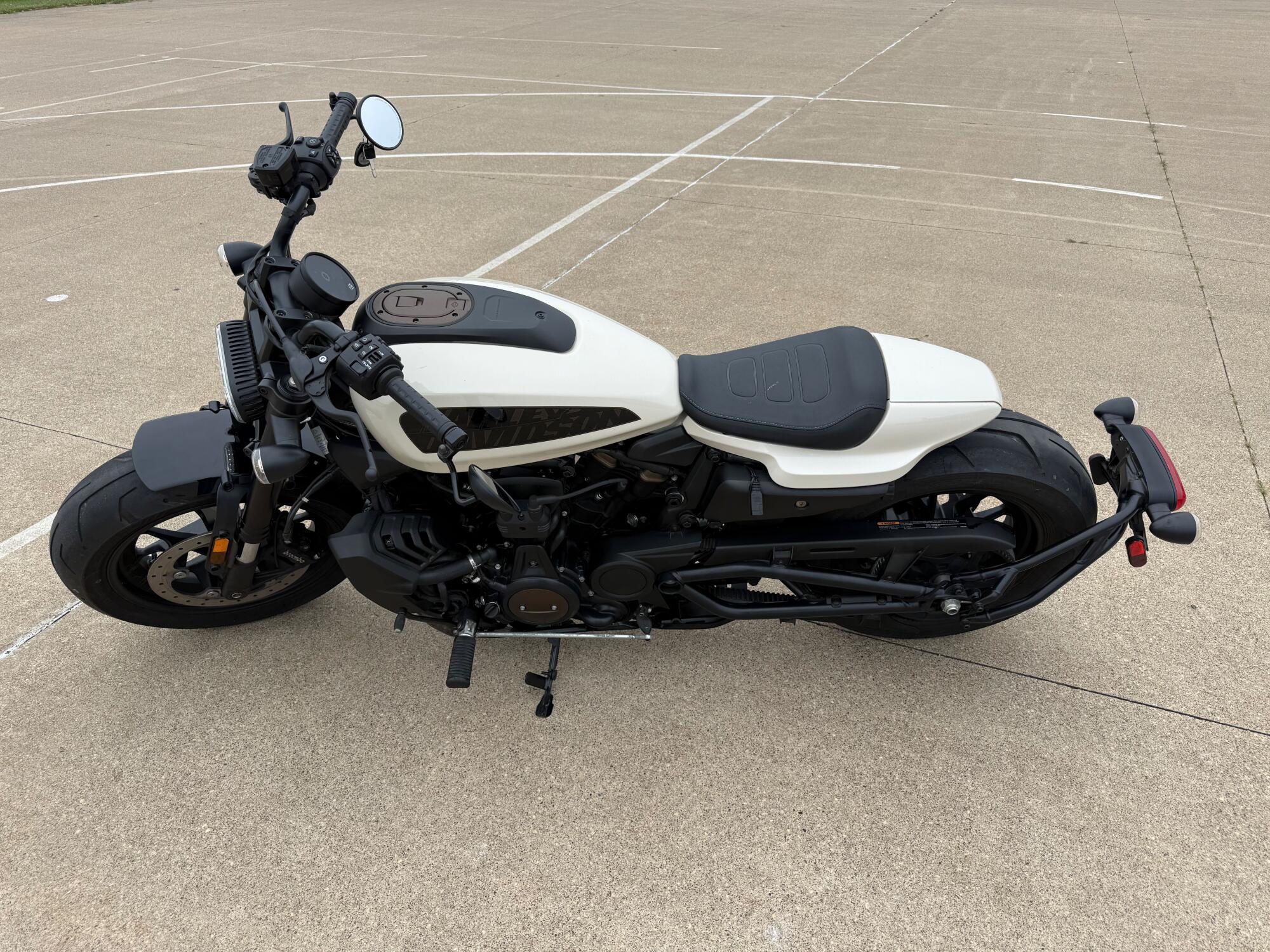 2023 Harley-Davidson® Sportster® S White Sand Pearl, photo 5
