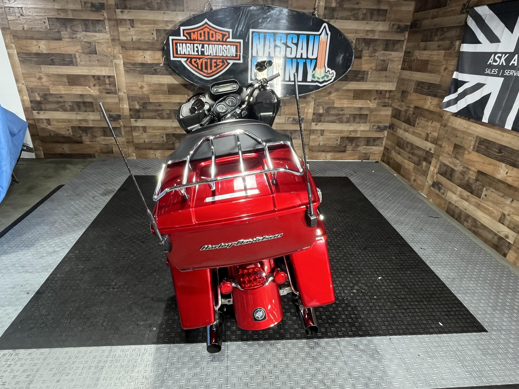 2012 Harley-Davidson® Road Glide® Ultra Ember Red Sunglo, photo 7