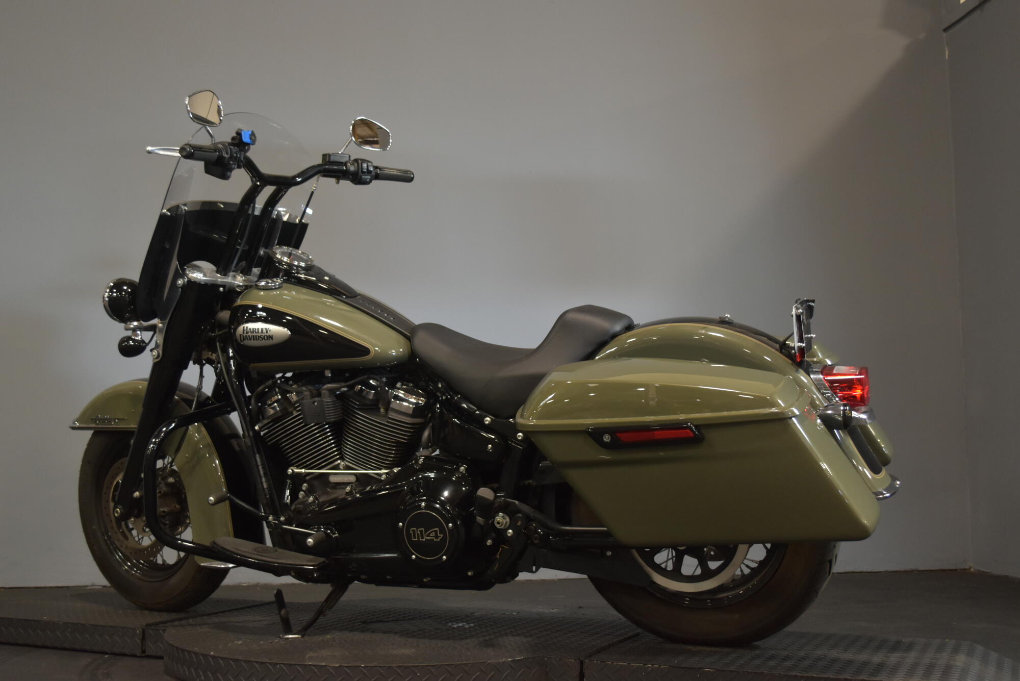 2021 Harley-Davidson® Heritage Classic 114 Deadwood Green/Vivid Black, photo 5