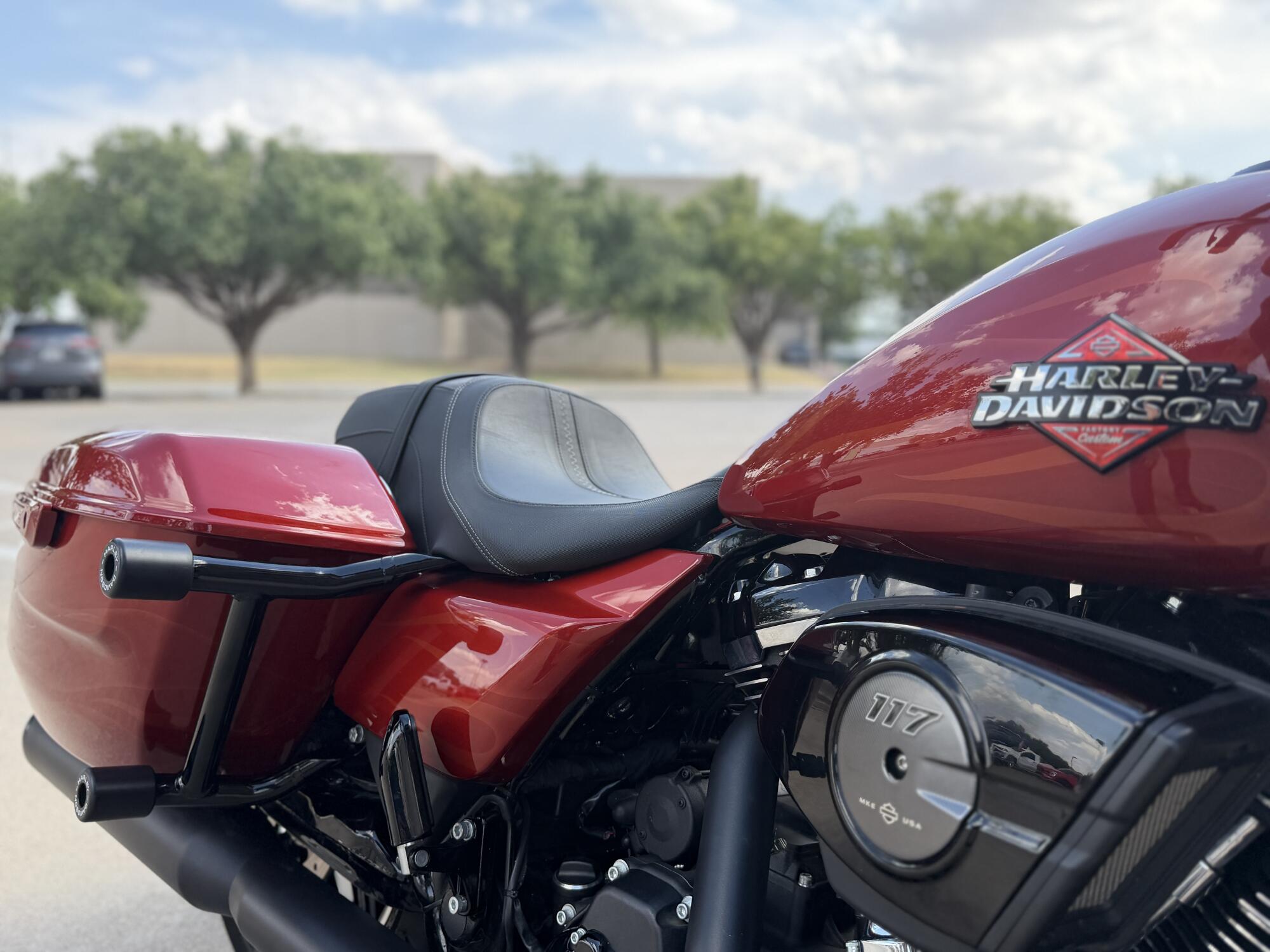 2025 Harley-Davidson® Road Glide® Whiskey Firestorm - Black Finish, photo 9