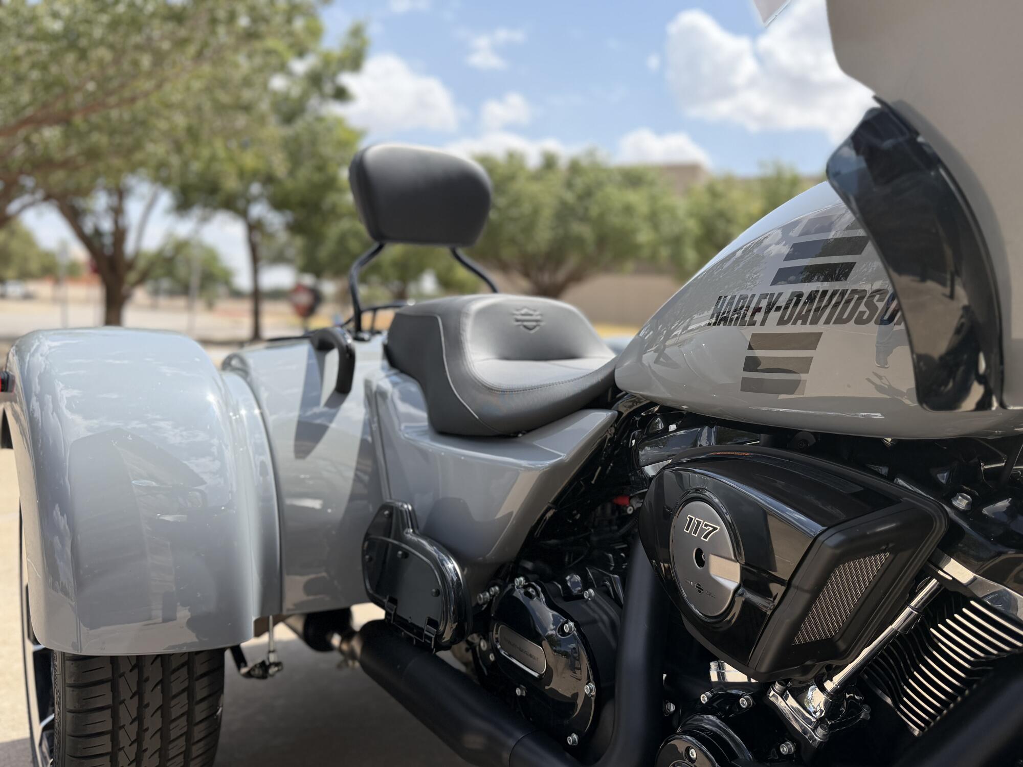 2026 Harley-Davidson® Road Glide 3 Dark Billiard Gray, photo 9