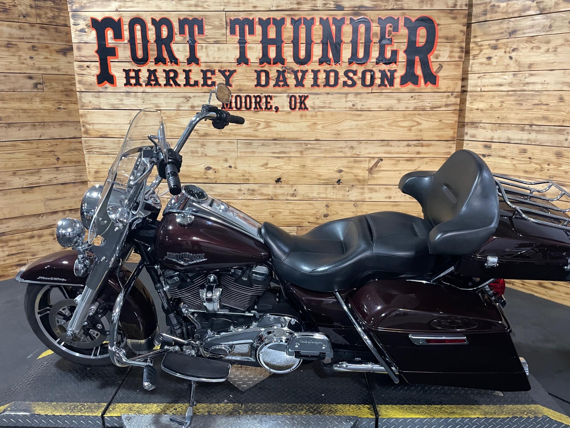 2022 Harley-Davidson® Road King® FLHR, photo 9