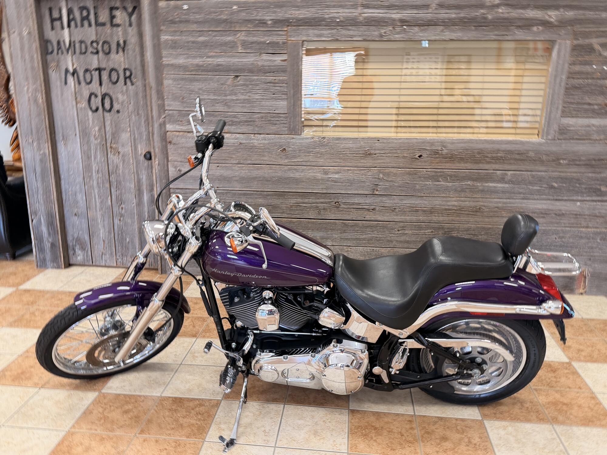 2002 Harley-Davidson® Softail Deuce® Concord Purple Pearl W/ Pinstripe, photo 16