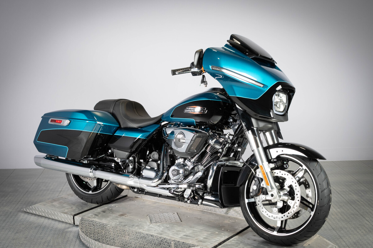2026 Harley-Davidson® Street Glide® FLHX, photo 2