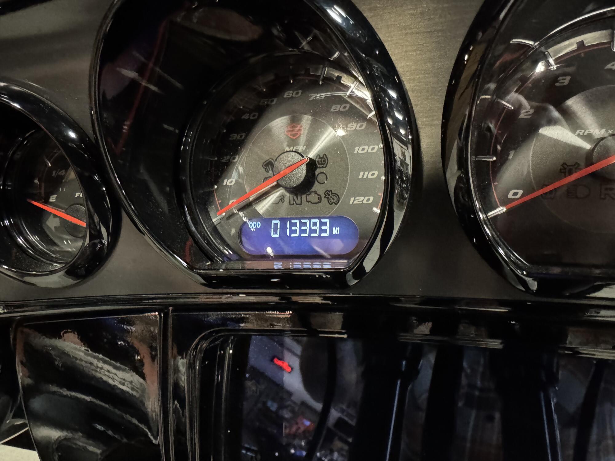 2020 Harley-Davidson® CVO™ Street Glide® Sand Dune FLHXSE, photo 7