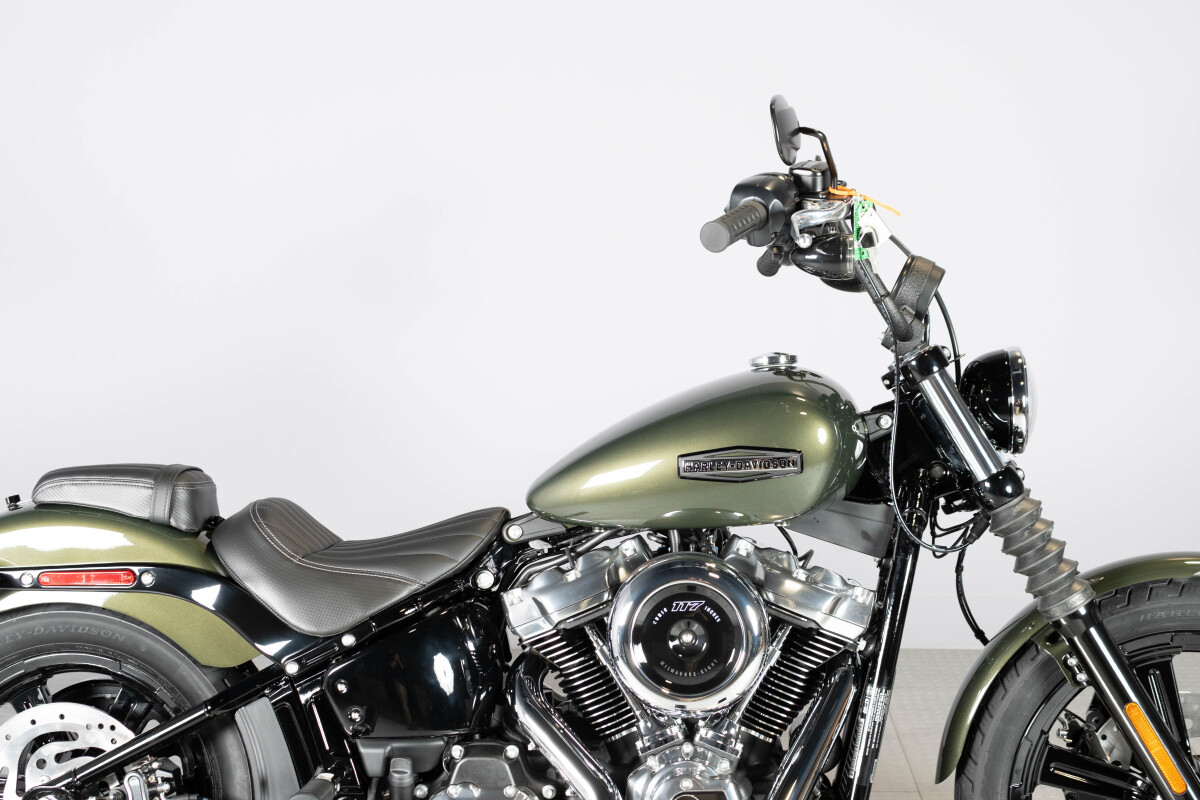 2026 Harley-Davidson® Street Bob® FXBB, photo 6