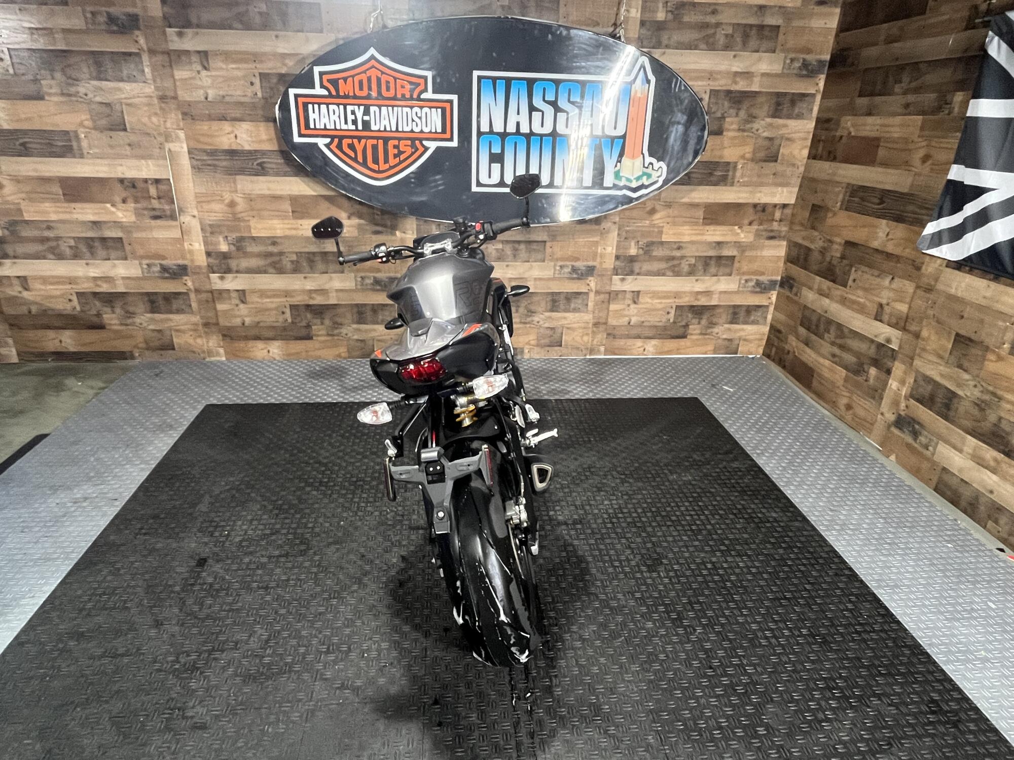 2024 Triumph Street Triple 765 RS Silver Ice, photo 4