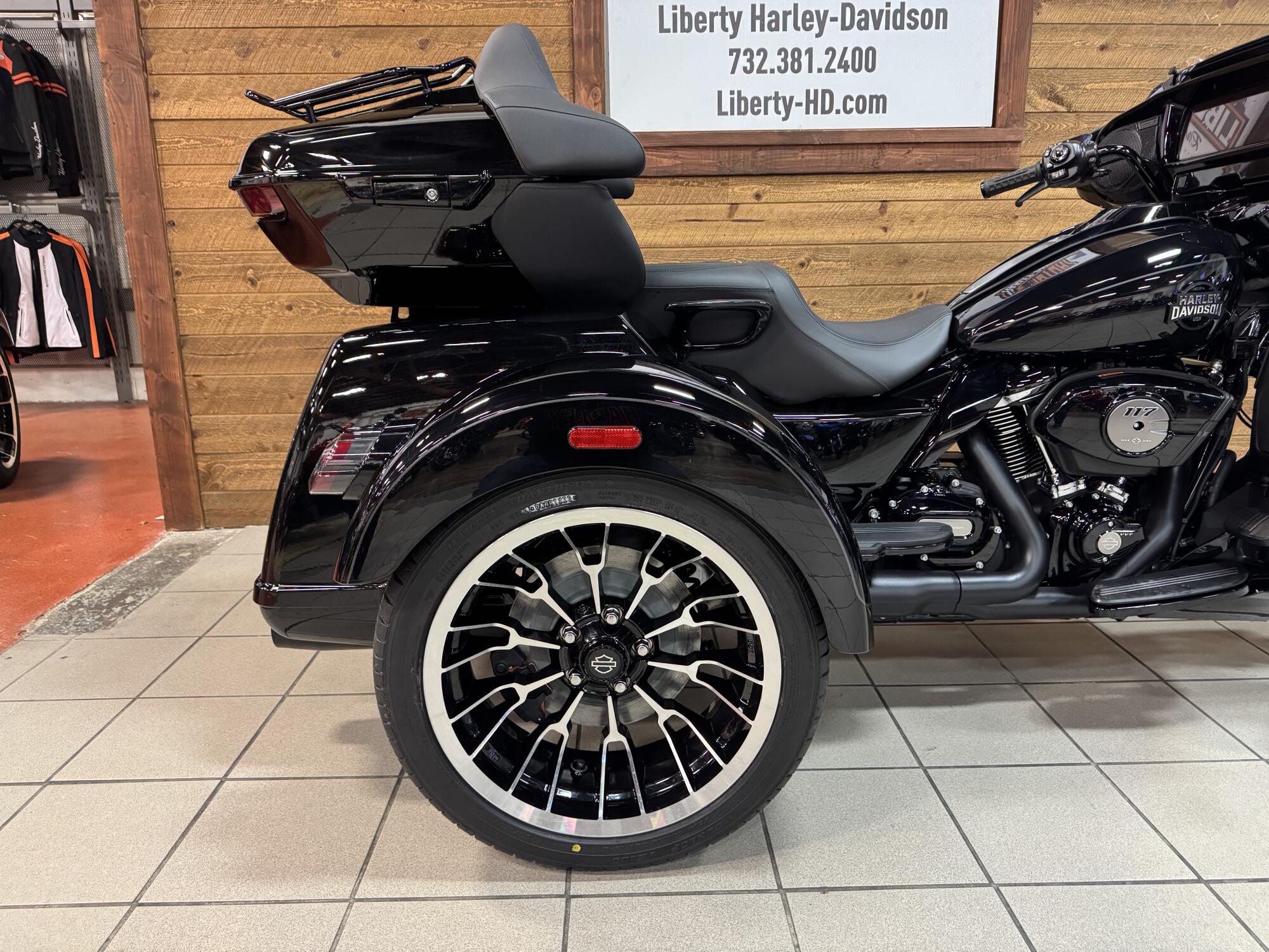 2026 Harley-Davidson® Street Glide 3 Limited Vivid Black Black Trim FLHLT, photo 6