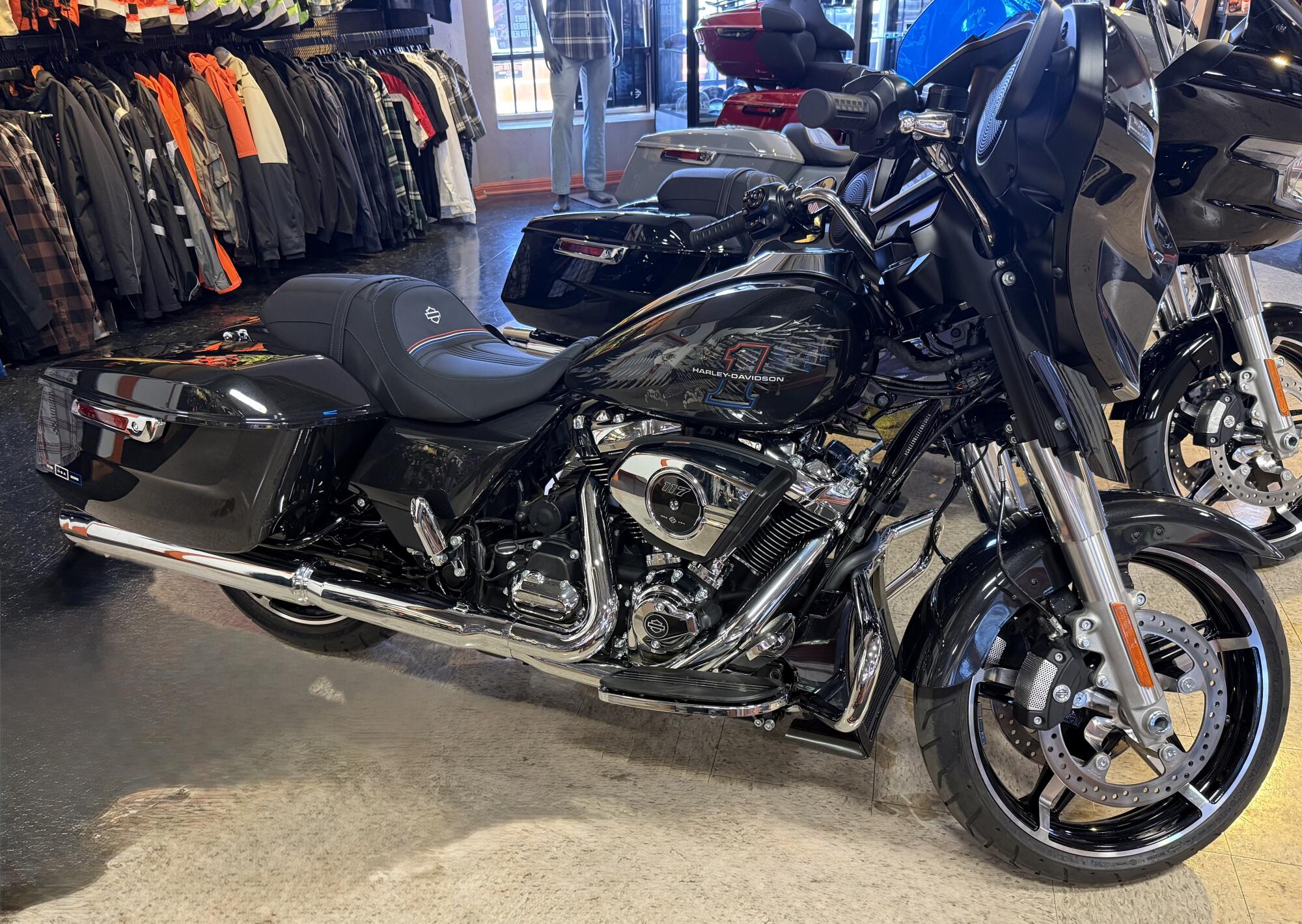 2026 Harley-Davidson® Street Glide® Midnight Ember Chrome Trim