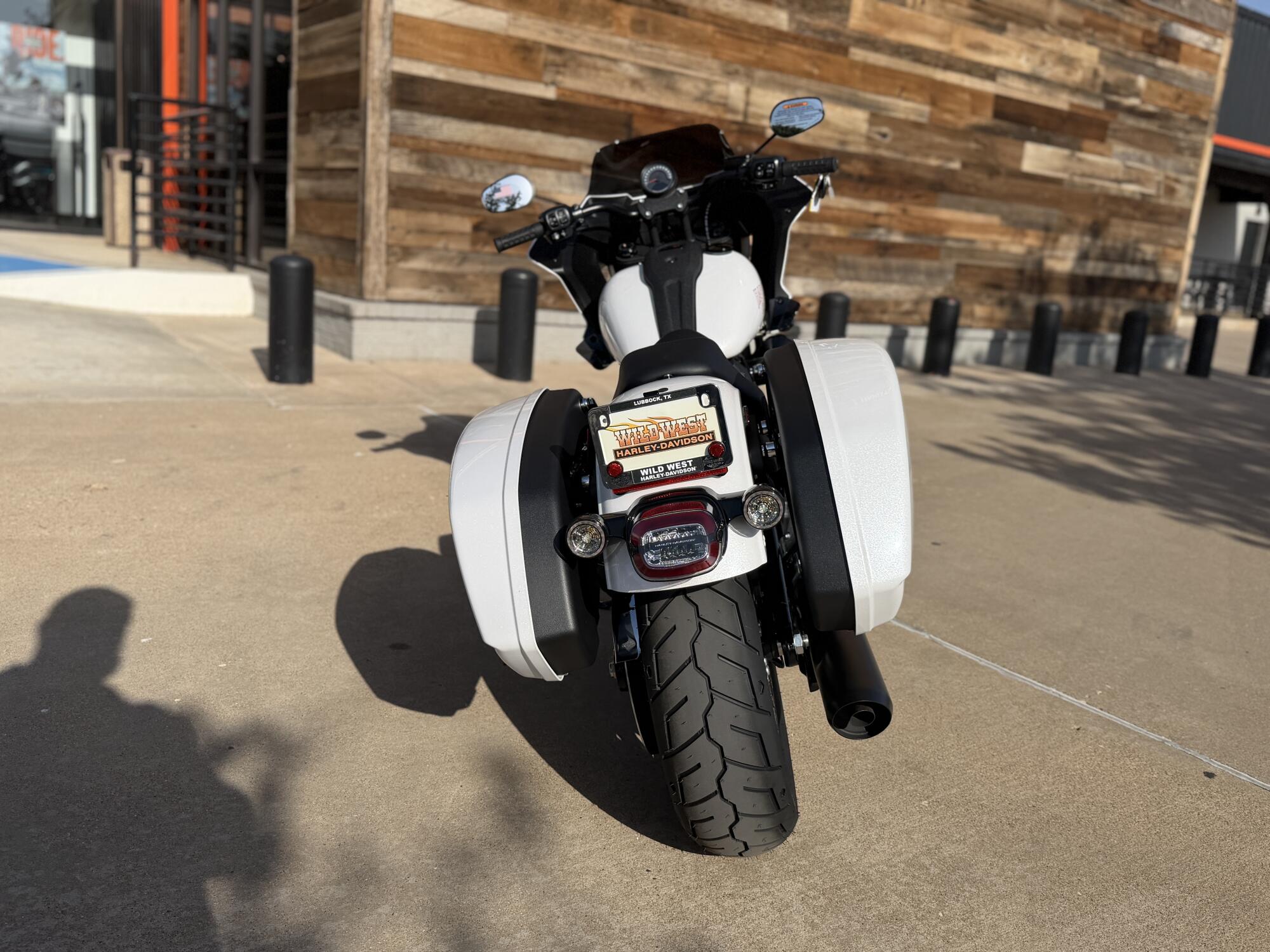 2026 Harley-Davidson® Low Rider® ST White Onyx Pearl Black Trim, photo 7