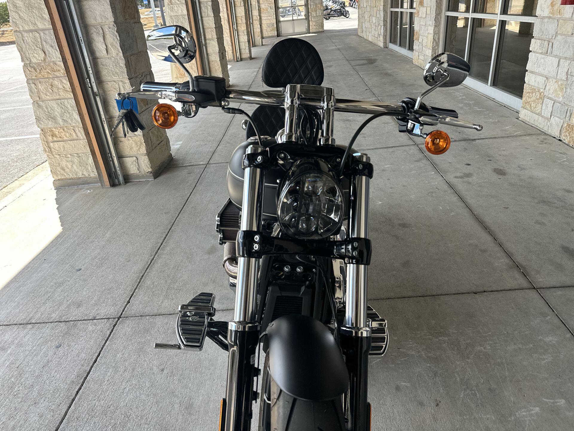 2023 Harley-Davidson® Breakout® FXBR, photo 11