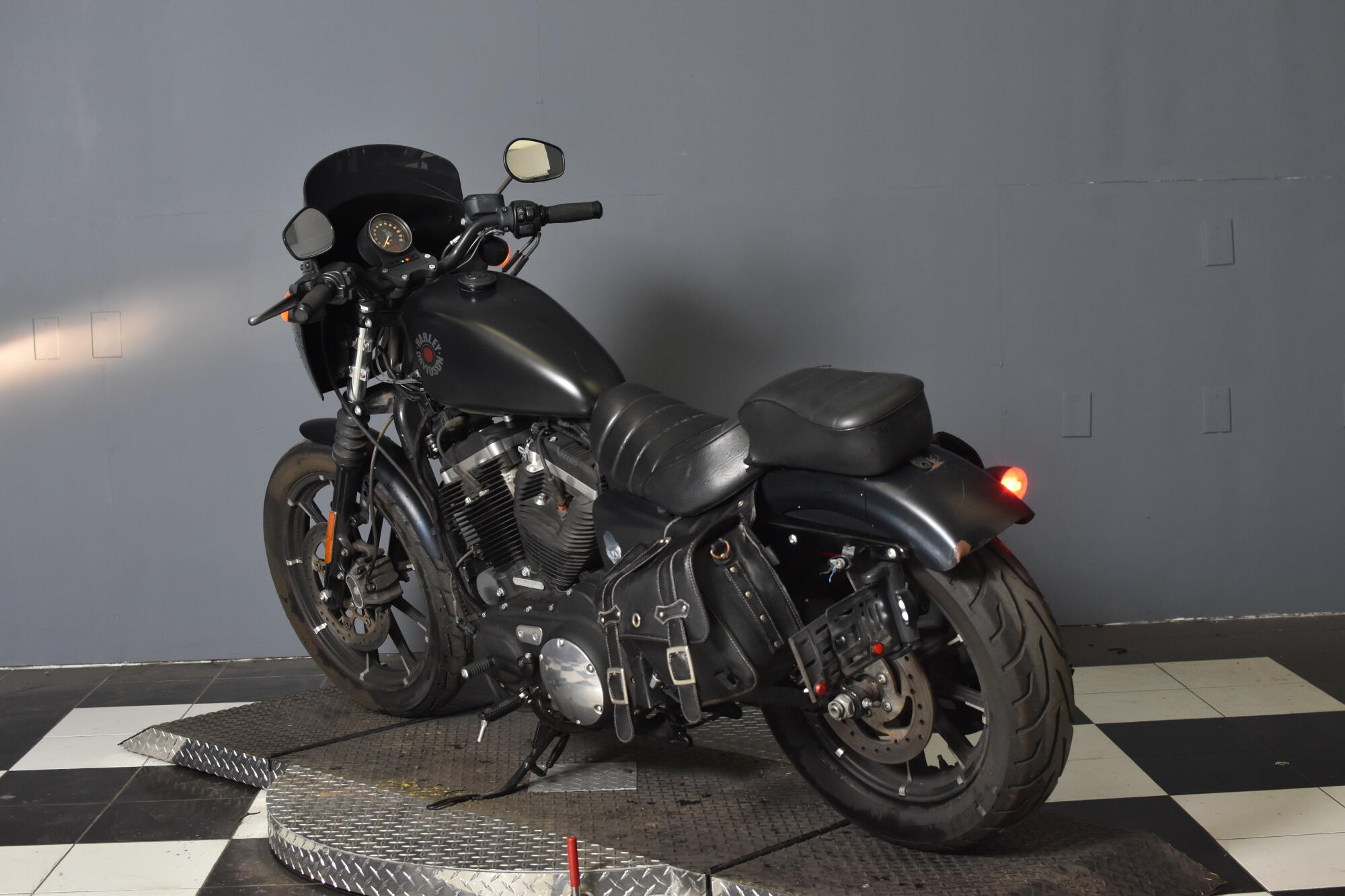 2020 Harley-Davidson® Iron 883™ Black Denim XL883N, photo 6