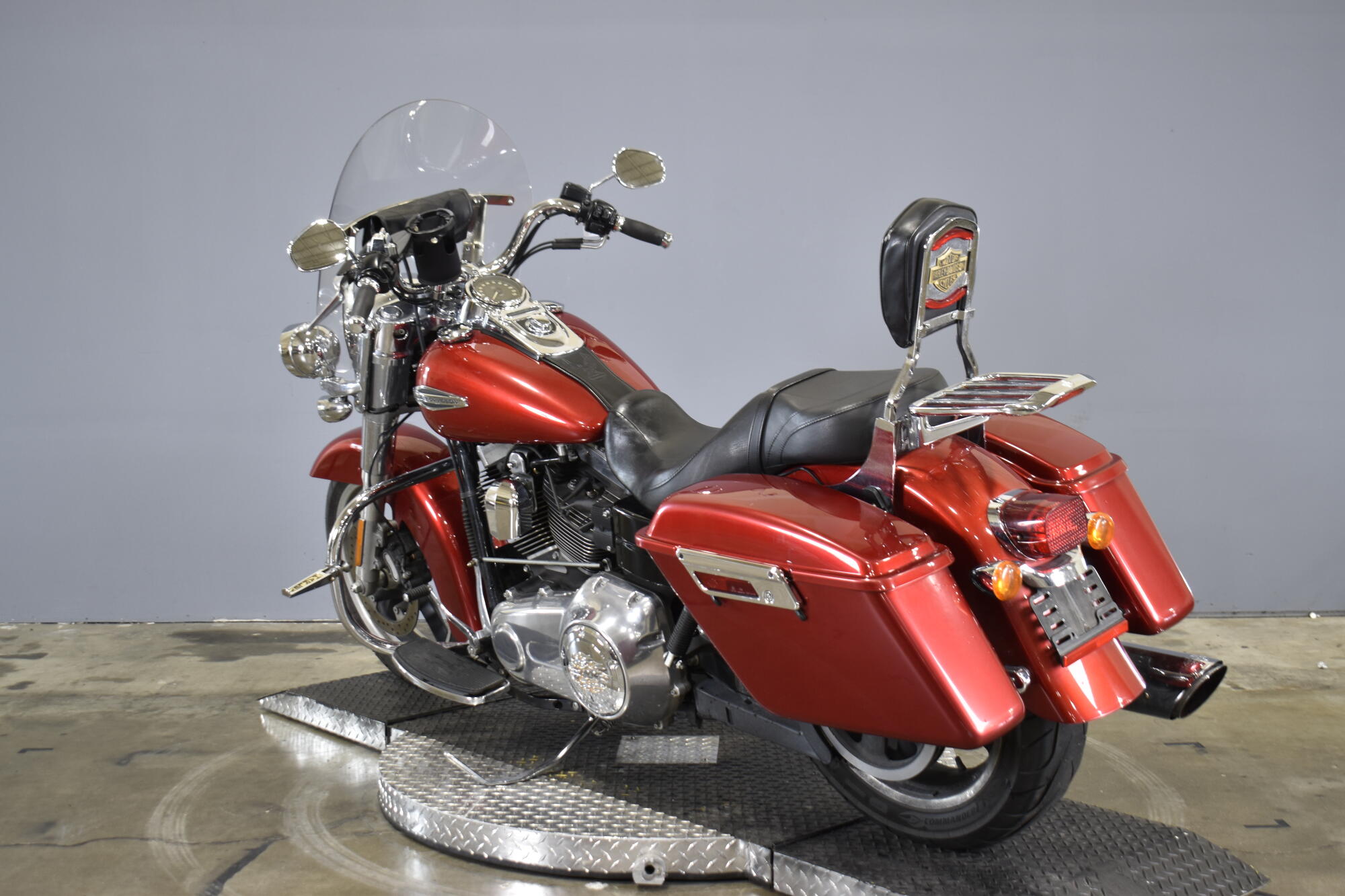 2013 Harley-Davidson® Switchback™ Ember Red Sunglo, photo 6