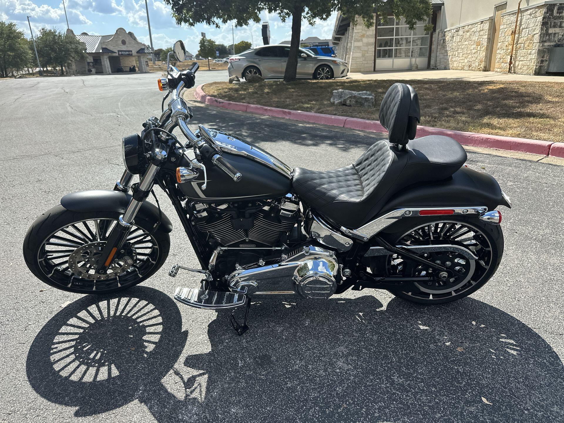 2023 Harley-Davidson® Breakout® FXBR, photo 7