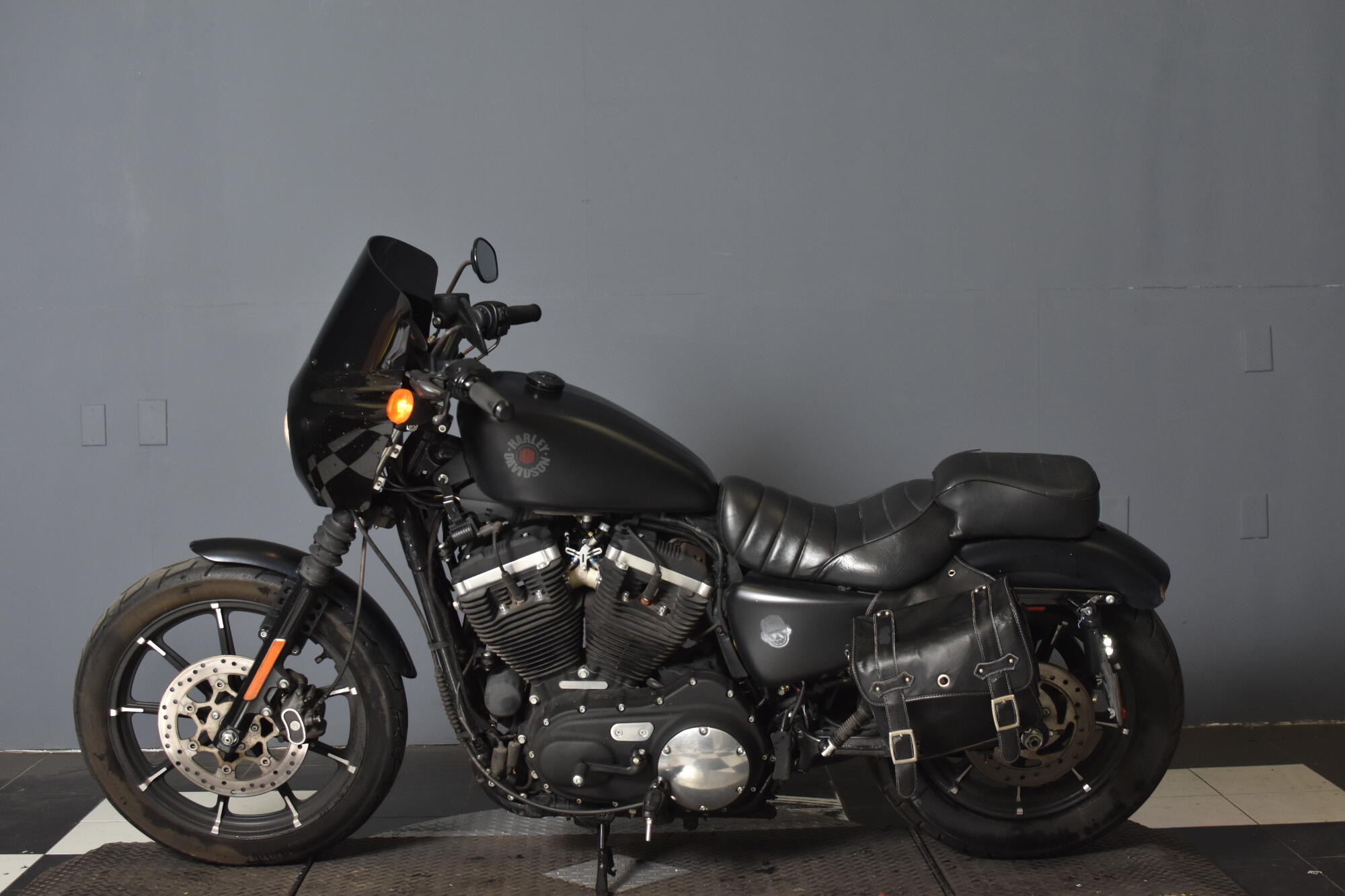2020 Harley-Davidson® Iron 883™ Black Denim XL883N, photo 5