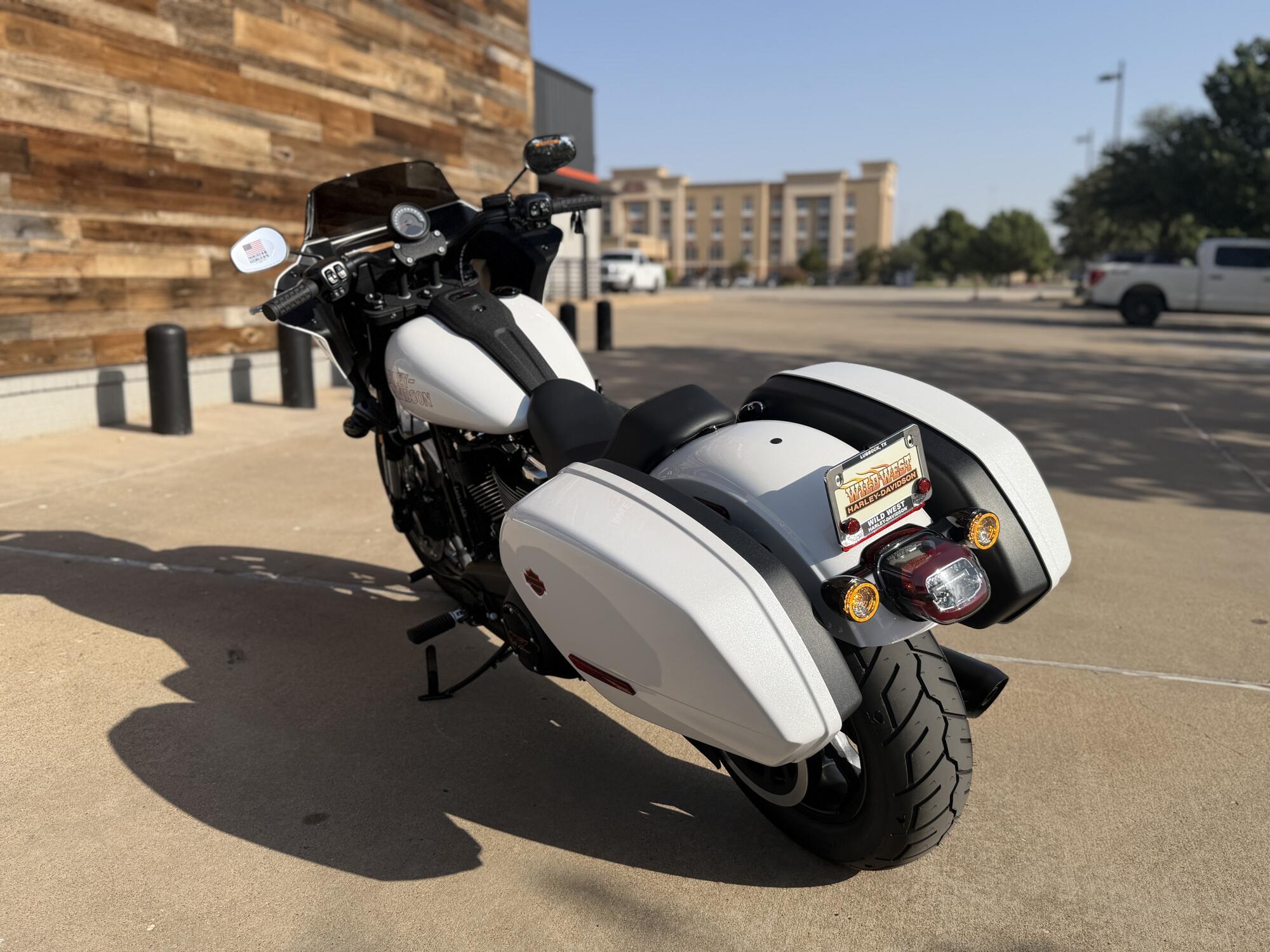 2026 Harley-Davidson® Low Rider® ST White Onyx Pearl Black Trim, photo 6