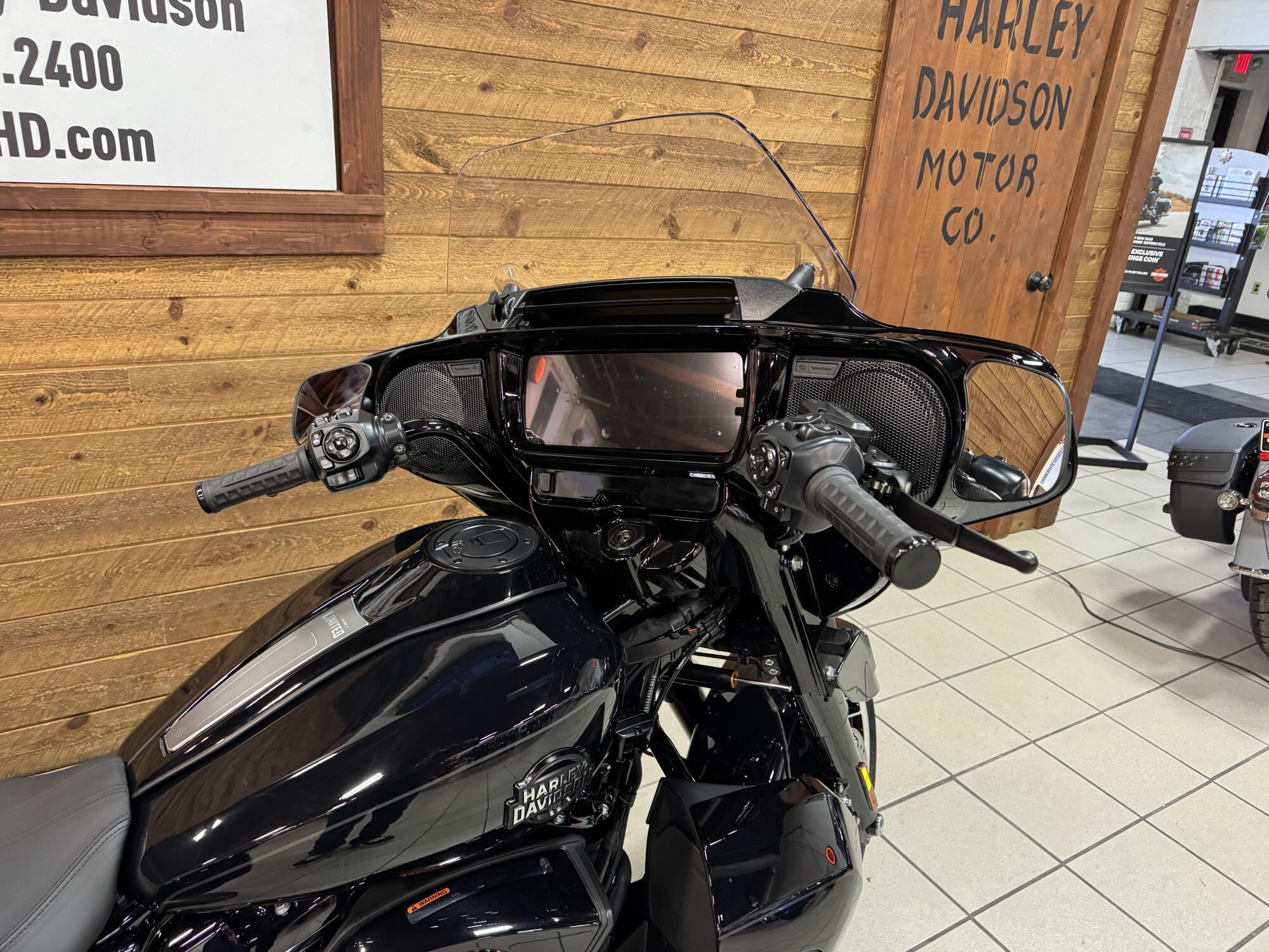 2026 Harley-Davidson® Street Glide 3 Limited Vivid Black Black Trim FLHLT, photo 7